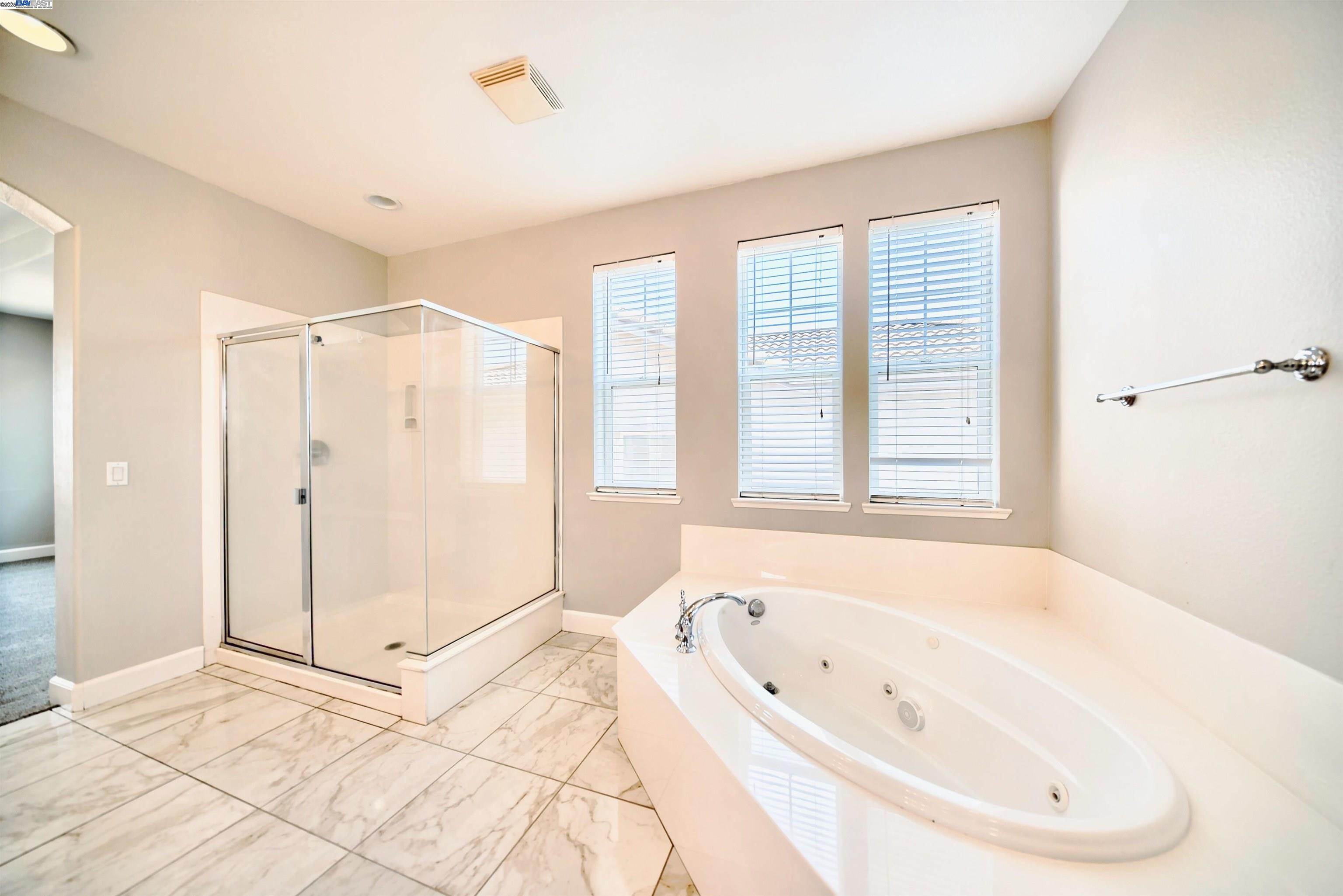 Detail Gallery Image 29 of 37 For 1069 Dry Creek Ct, Lathrop,  CA 95330 - 5 Beds | 3/1 Baths