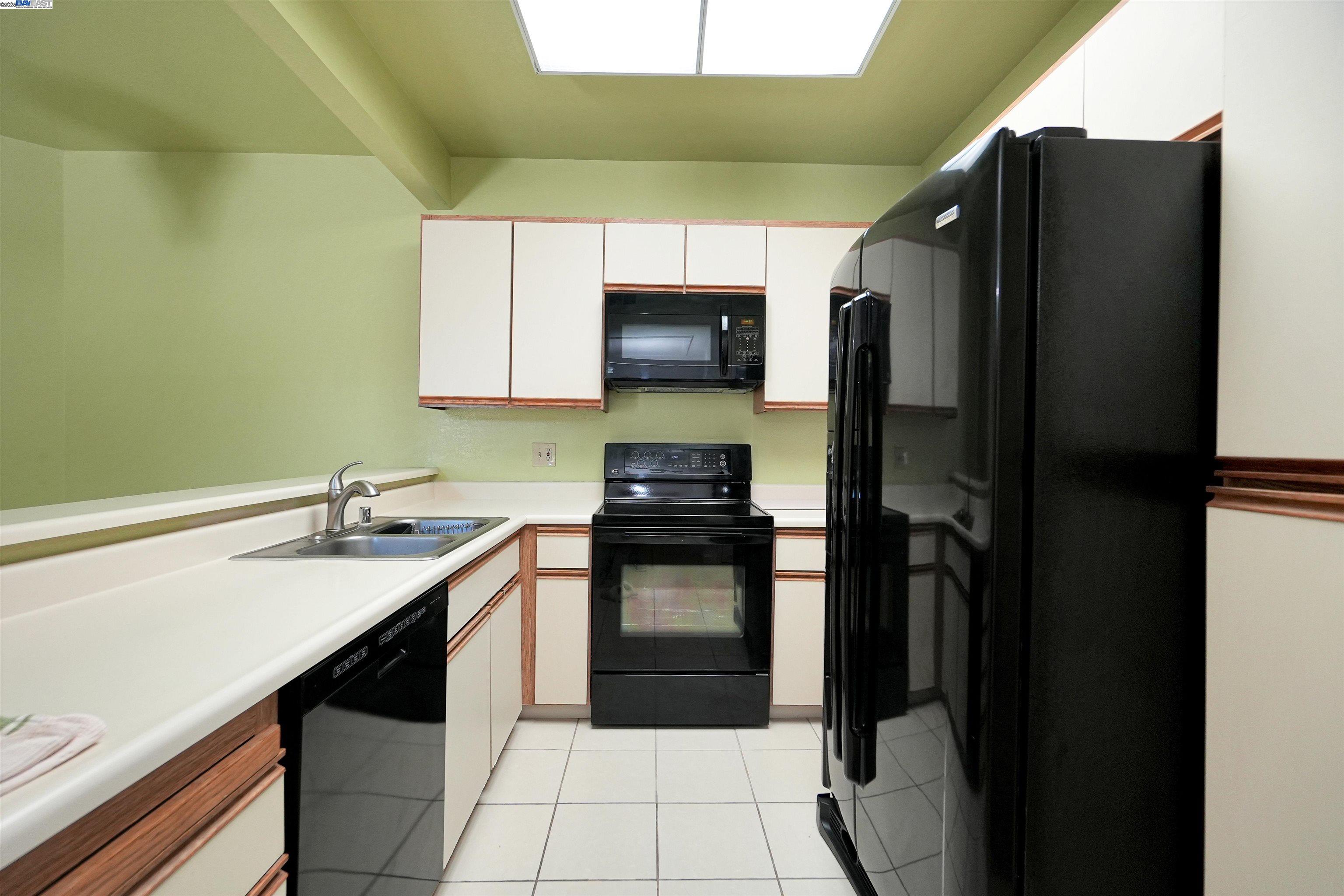 Detail Gallery Image 13 of 39 For 1280 Stanhope Ln #343,  Hayward,  CA 94545 - 2 Beds | 2 Baths