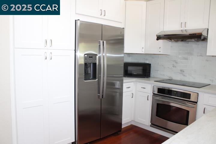 Detail Gallery Image 6 of 33 For 247 Catalina Dr, Hercules,  CA 94547 - 3 Beds | 2/1 Baths