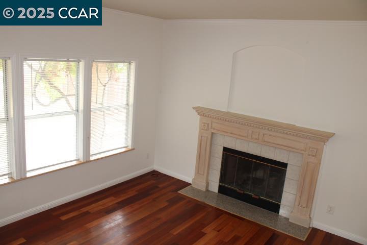 Detail Gallery Image 8 of 33 For 247 Catalina Dr, Hercules,  CA 94547 - 3 Beds | 2/1 Baths