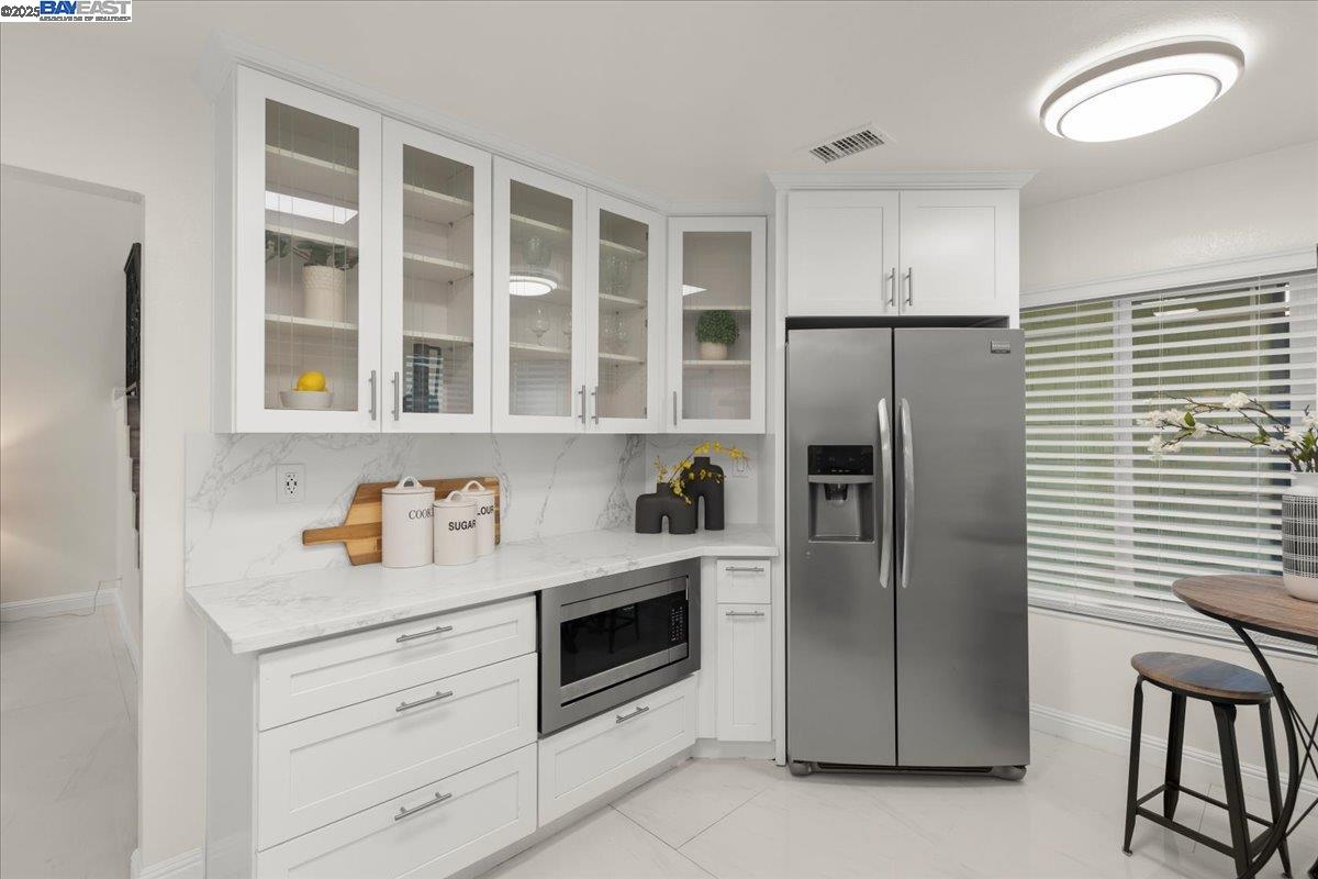 Detail Gallery Image 12 of 25 For 37082 Saint Edwards St, Newark,  CA 94560 - 3 Beds | 2/1 Baths