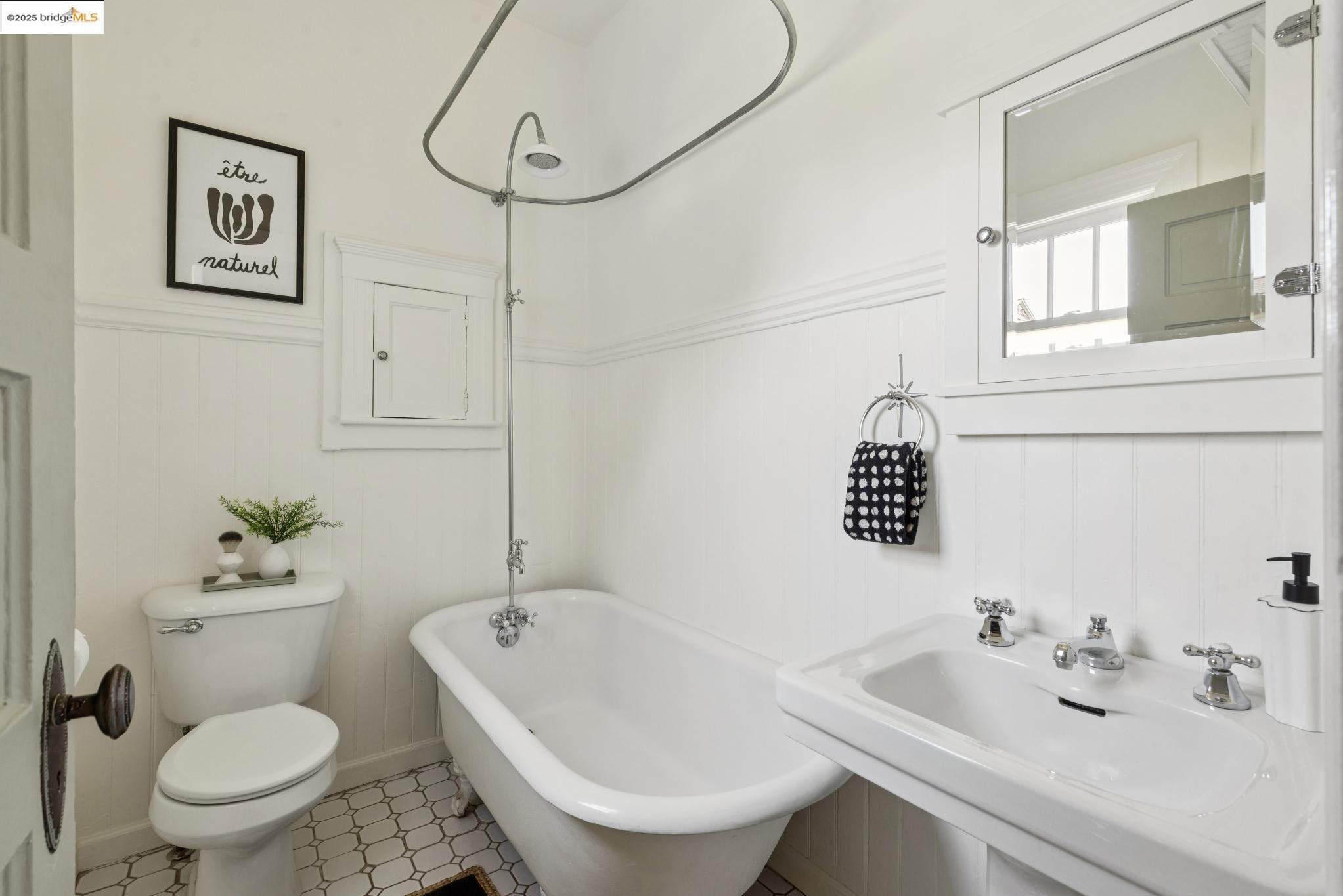 Detail Gallery Image 21 of 54 For 6521 Herzog St, Oakland,  CA 94608 - 2 Beds | 1 Baths