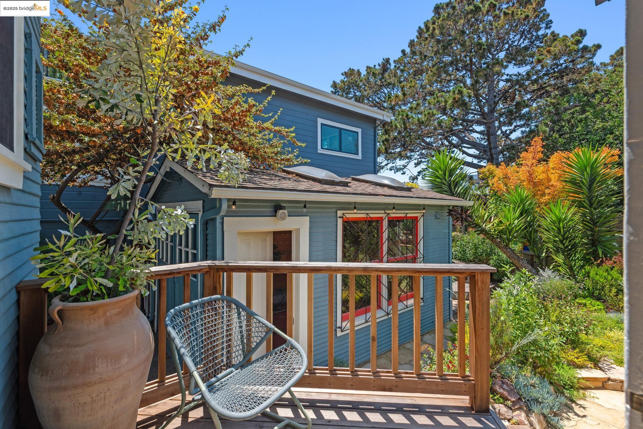 Detail Gallery Image 28 of 54 For 6521 Herzog St, Oakland,  CA 94608 - 2 Beds | 1 Baths