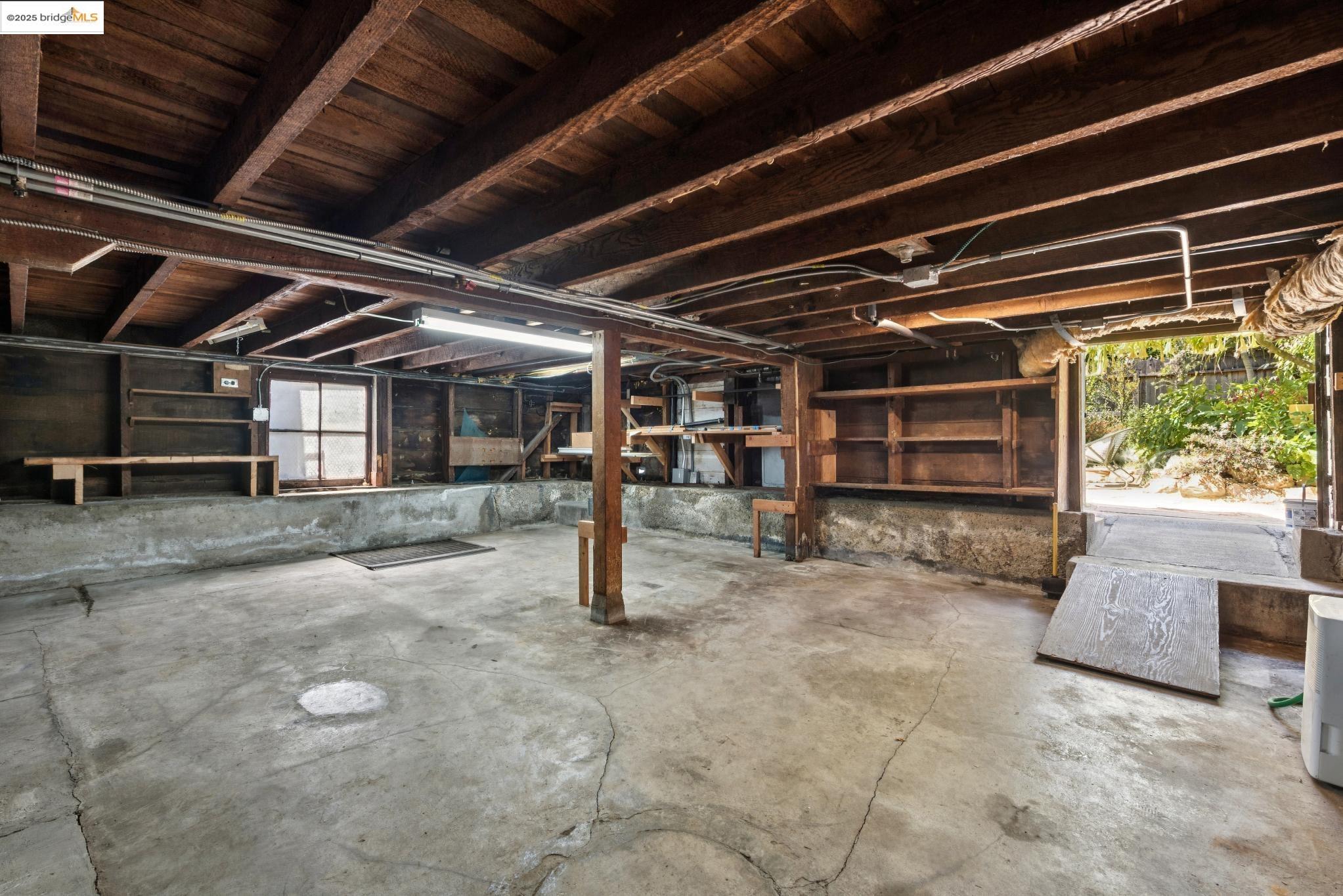 Detail Gallery Image 31 of 54 For 6521 Herzog St, Oakland,  CA 94608 - 2 Beds | 1 Baths