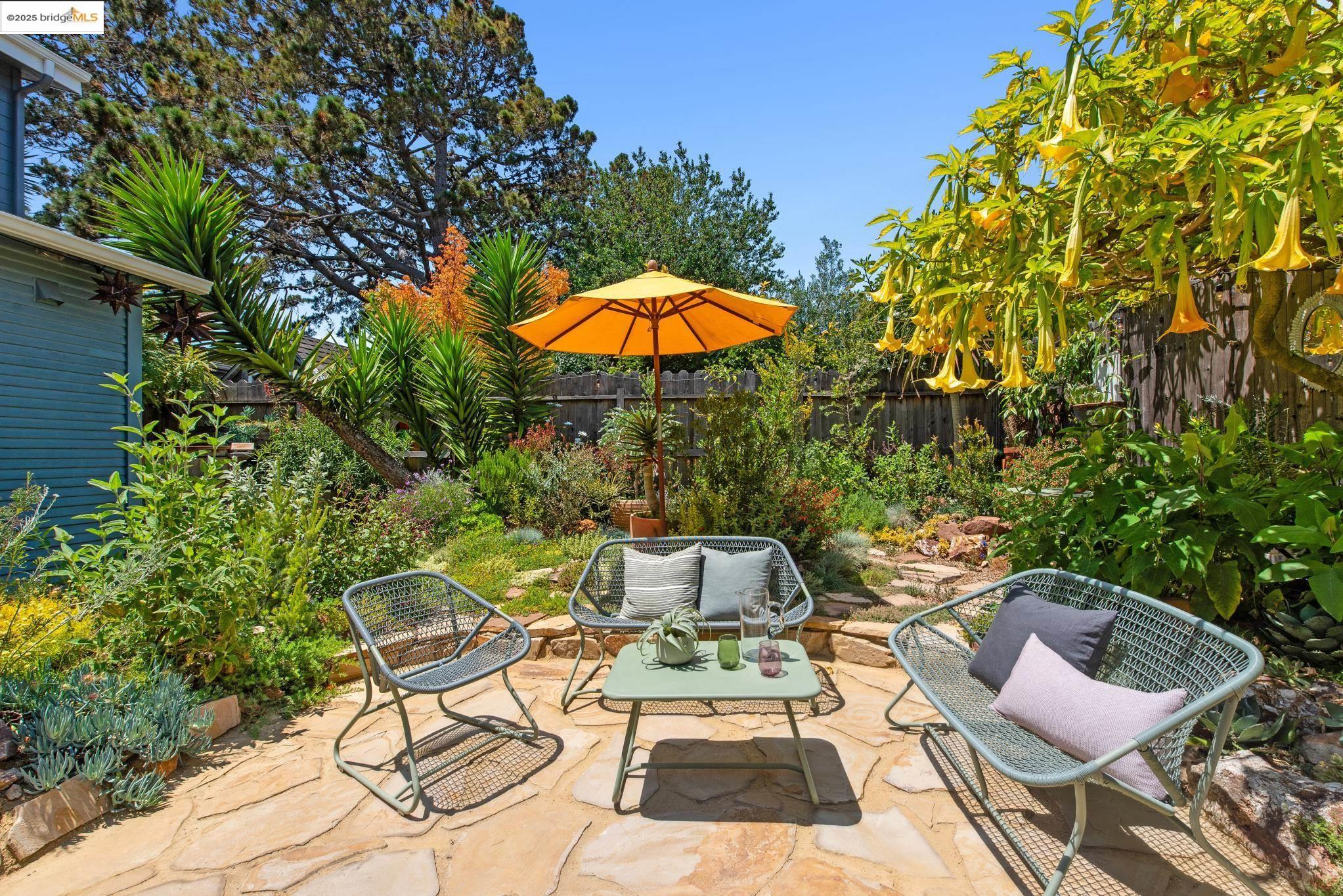 Detail Gallery Image 34 of 54 For 6521 Herzog St, Oakland,  CA 94608 - 2 Beds | 1 Baths