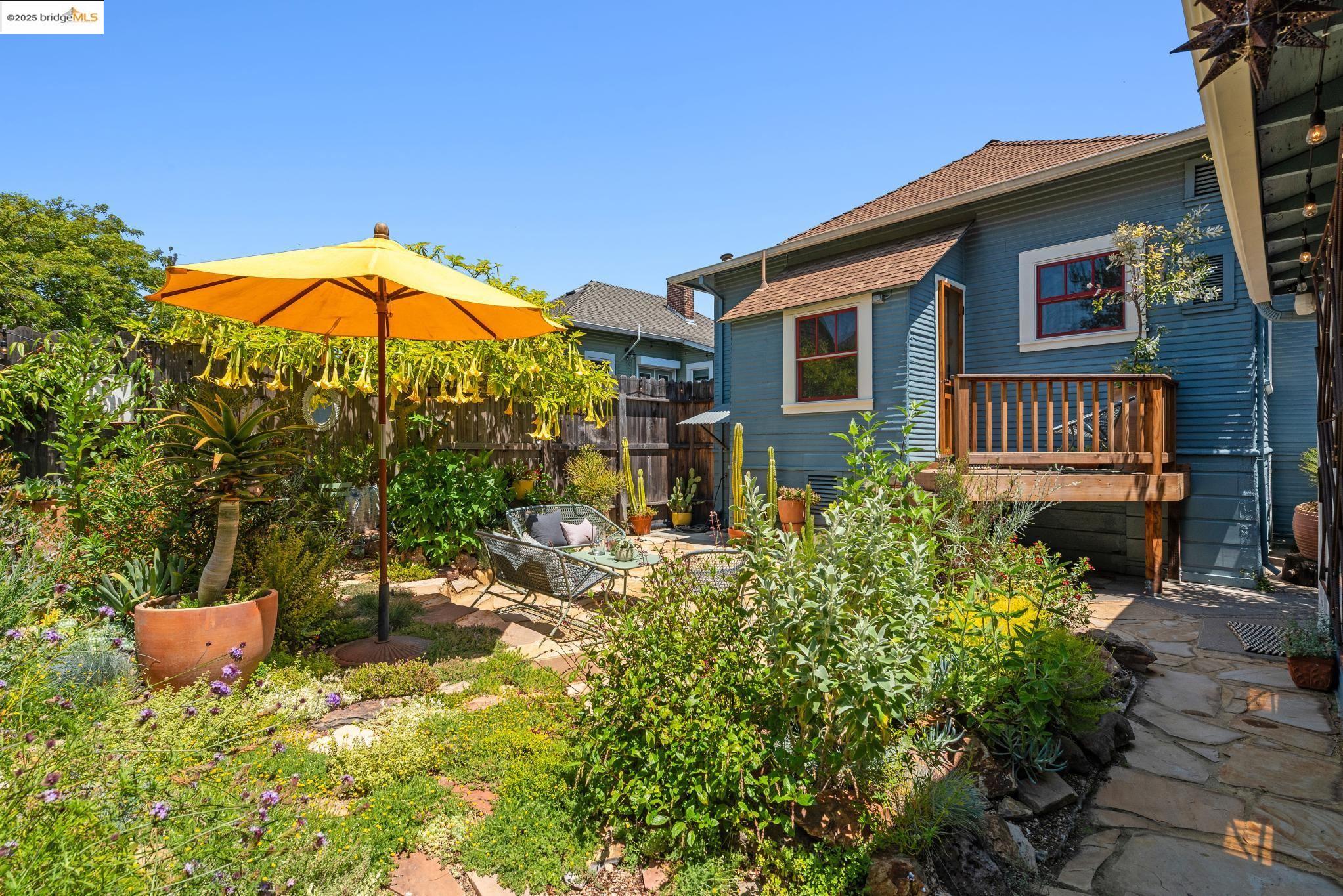 Detail Gallery Image 43 of 54 For 6521 Herzog St, Oakland,  CA 94608 - 2 Beds | 1 Baths
