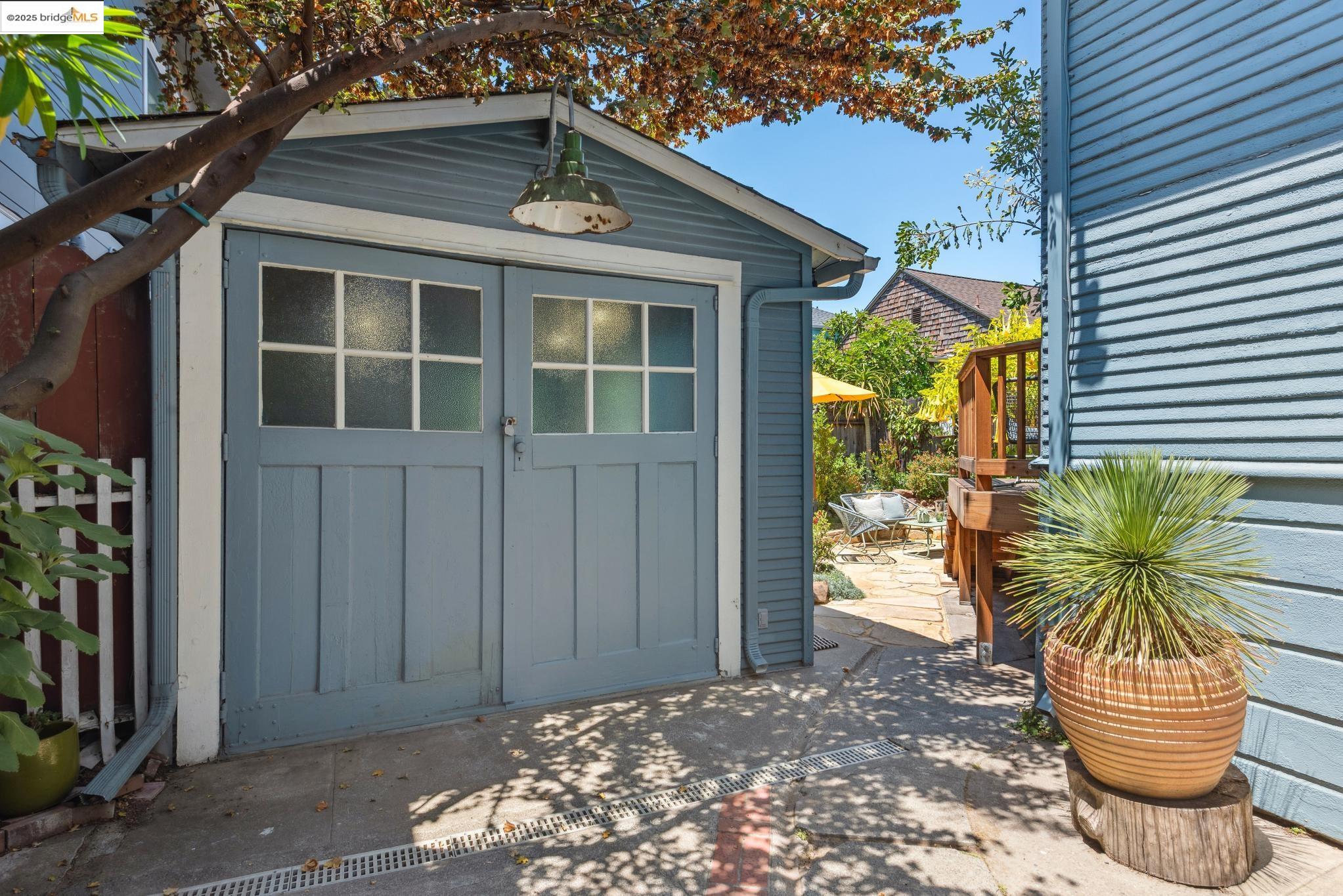 Detail Gallery Image 49 of 54 For 6521 Herzog St, Oakland,  CA 94608 - 2 Beds | 1 Baths