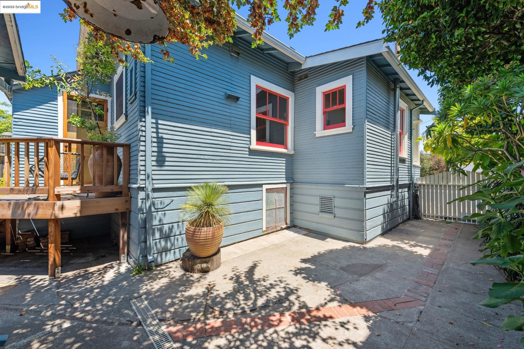 Detail Gallery Image 50 of 54 For 6521 Herzog St, Oakland,  CA 94608 - 2 Beds | 1 Baths
