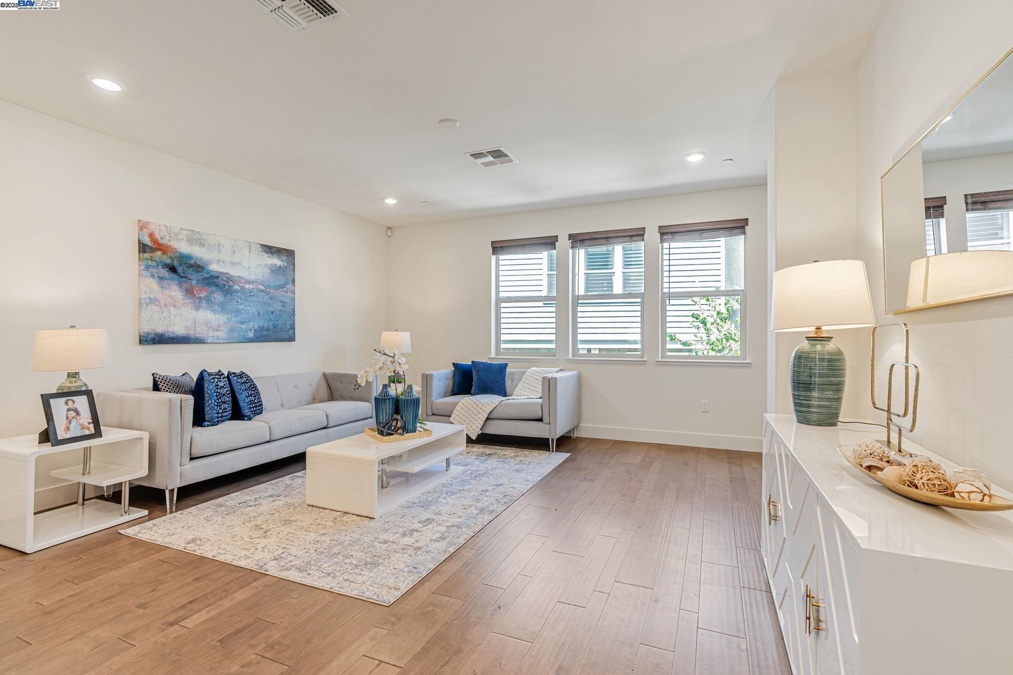 Detail Gallery Image 11 of 42 For 4220 Midlands Ct, Dublin,  CA 94568 - 4 Beds | 3/1 Baths