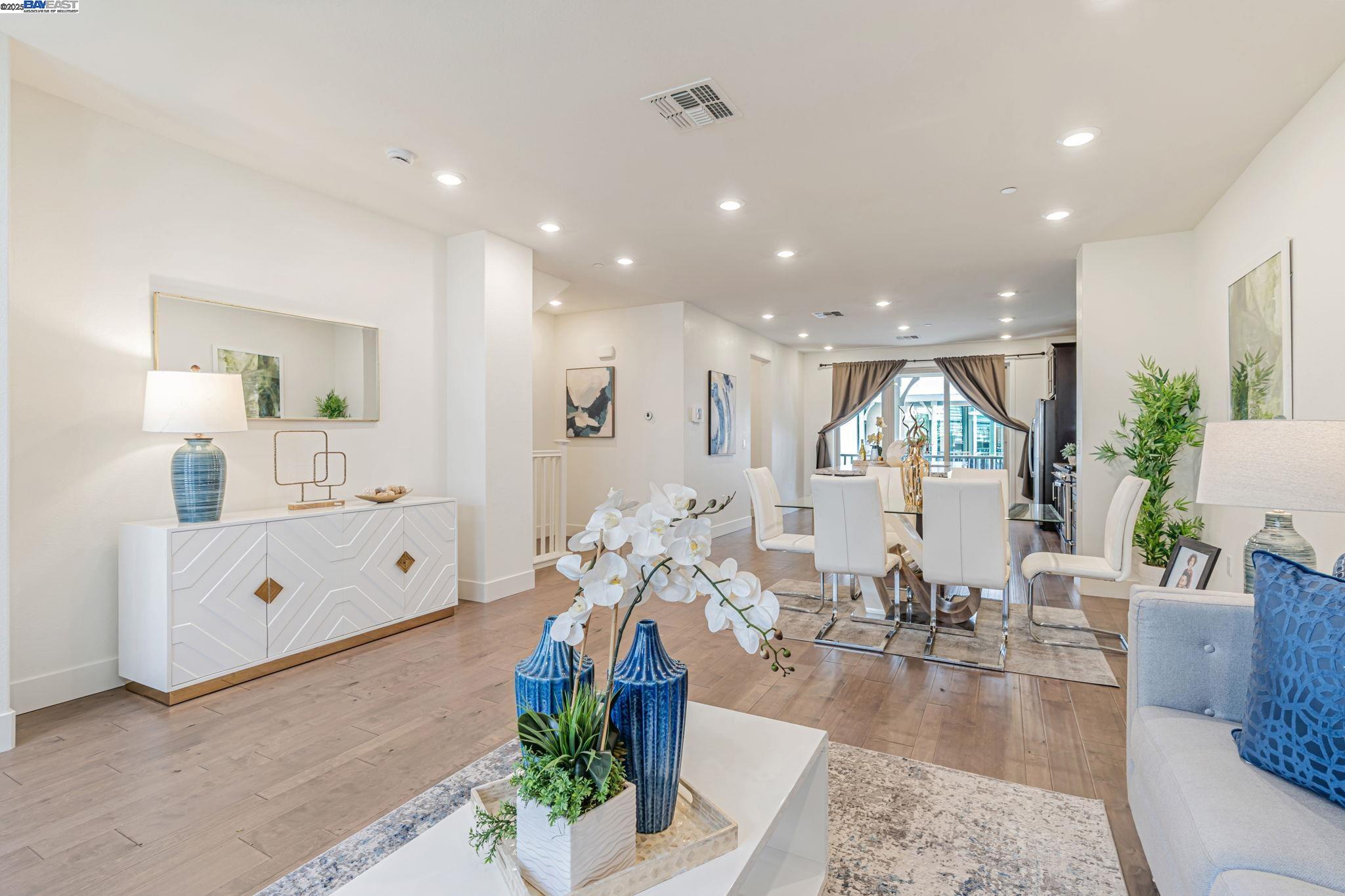Detail Gallery Image 12 of 42 For 4220 Midlands Ct, Dublin,  CA 94568 - 4 Beds | 3/1 Baths