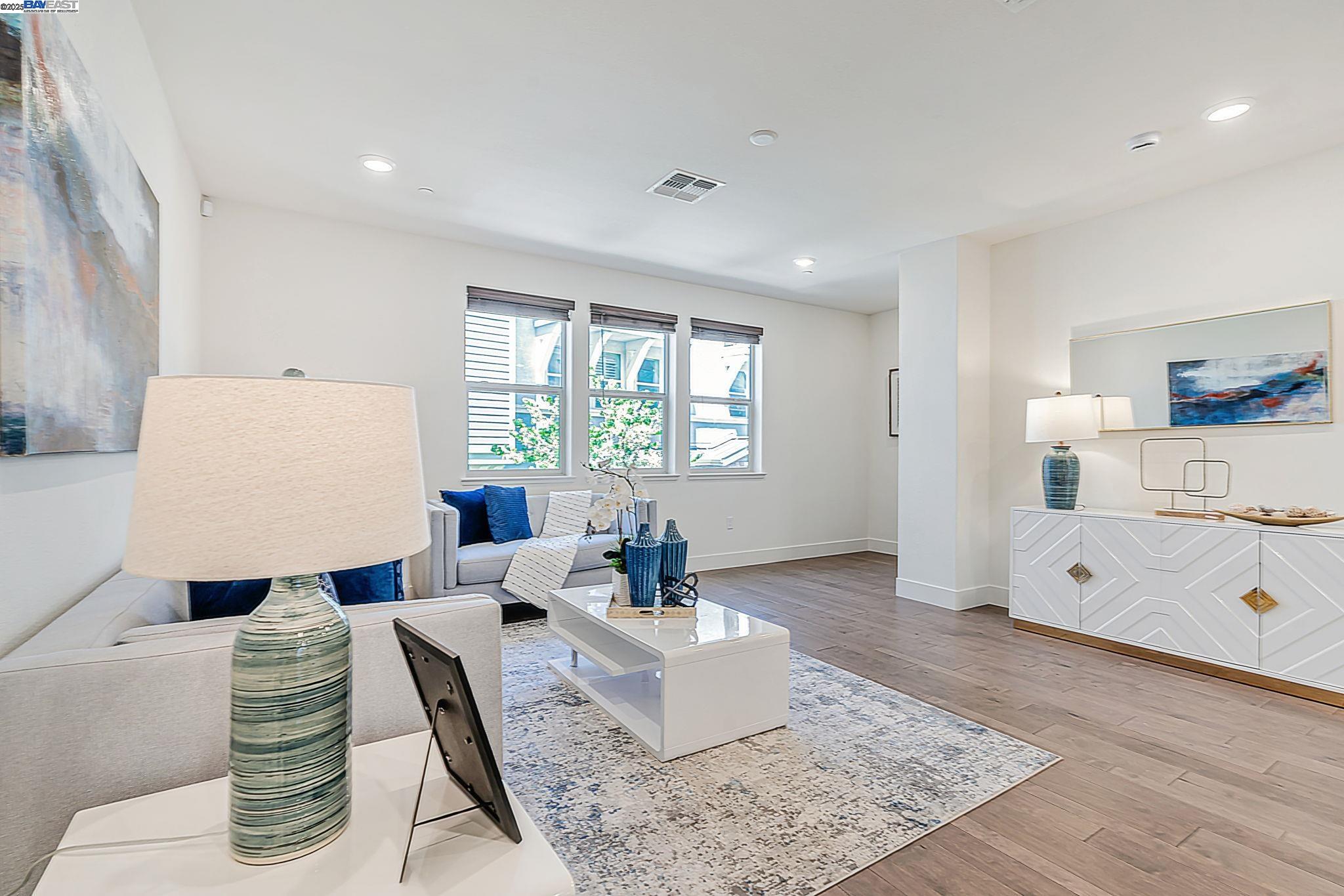 Detail Gallery Image 13 of 42 For 4220 Midlands Ct, Dublin,  CA 94568 - 4 Beds | 3/1 Baths