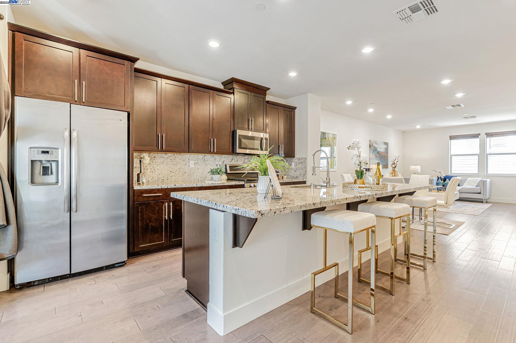 Detail Gallery Image 14 of 42 For 4220 Midlands Ct, Dublin,  CA 94568 - 4 Beds | 3/1 Baths
