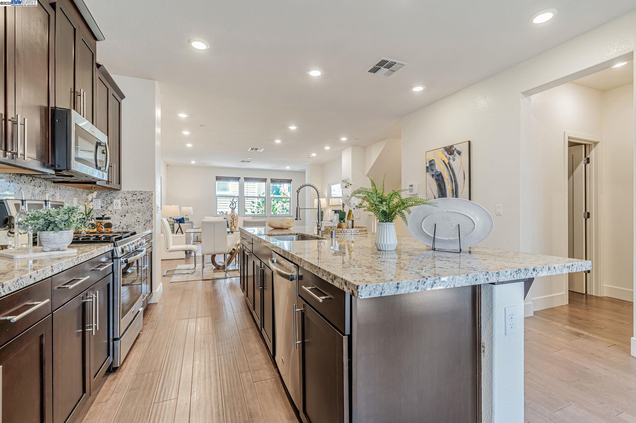 Detail Gallery Image 16 of 42 For 4220 Midlands Ct, Dublin,  CA 94568 - 4 Beds | 3/1 Baths
