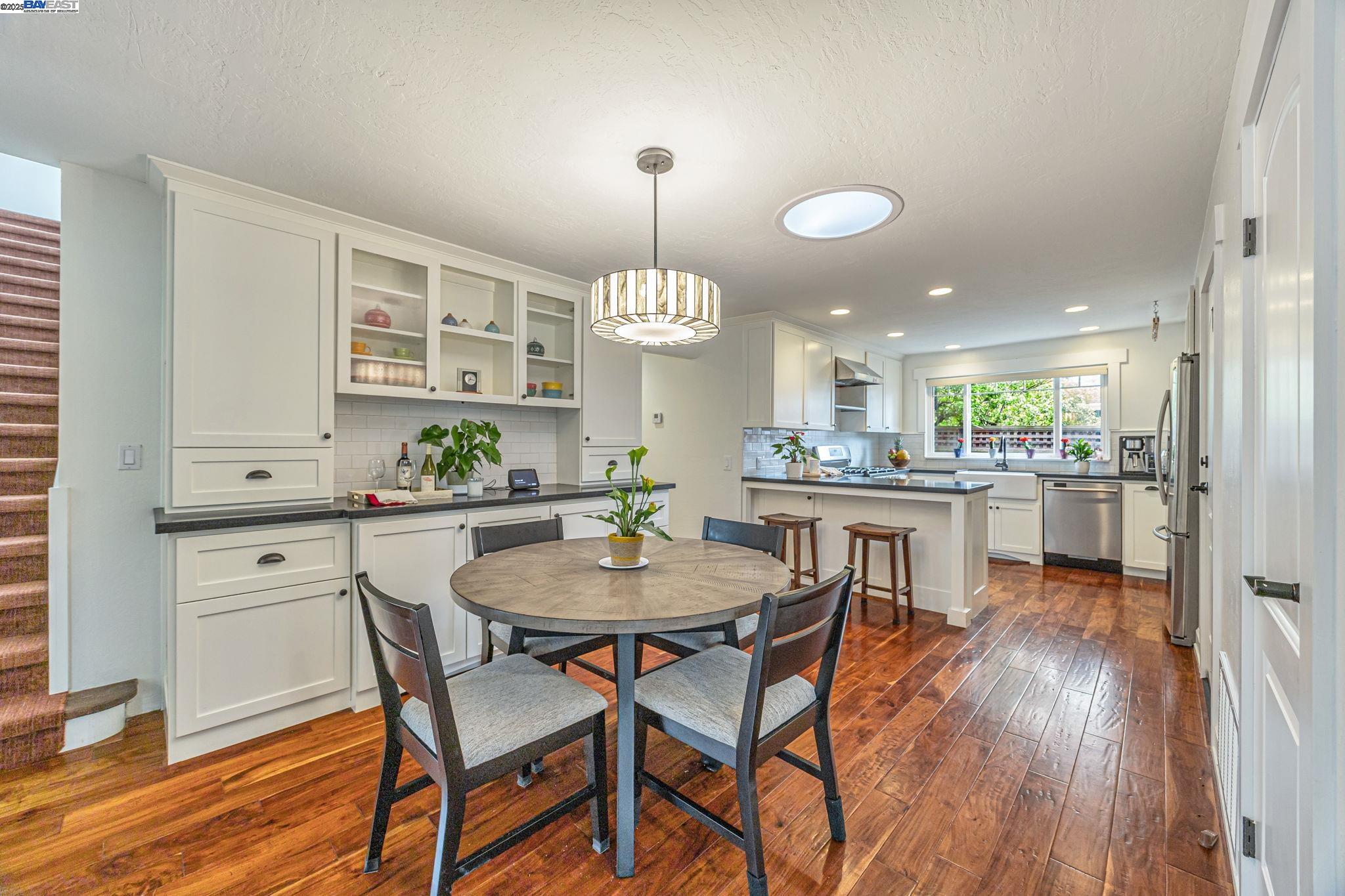 Detail Gallery Image 9 of 56 For 190 Shelter Cove Drive, Half Moon Bay,  CA 94019 - 4 Beds | 3 Baths