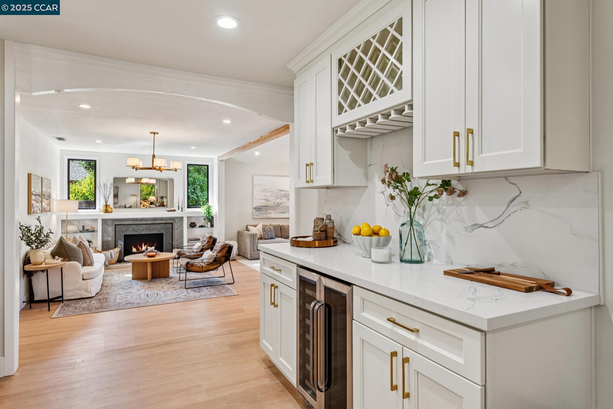 Detail Gallery Image 13 of 58 For 11 Oakvue Court, Pleasant Hill,  CA 94523 - 3 Beds | 3 Baths