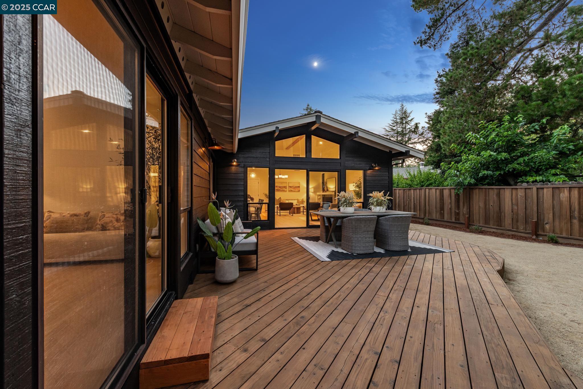 Detail Gallery Image 40 of 58 For 11 Oakvue Court, Pleasant Hill,  CA 94523 - 3 Beds | 3 Baths