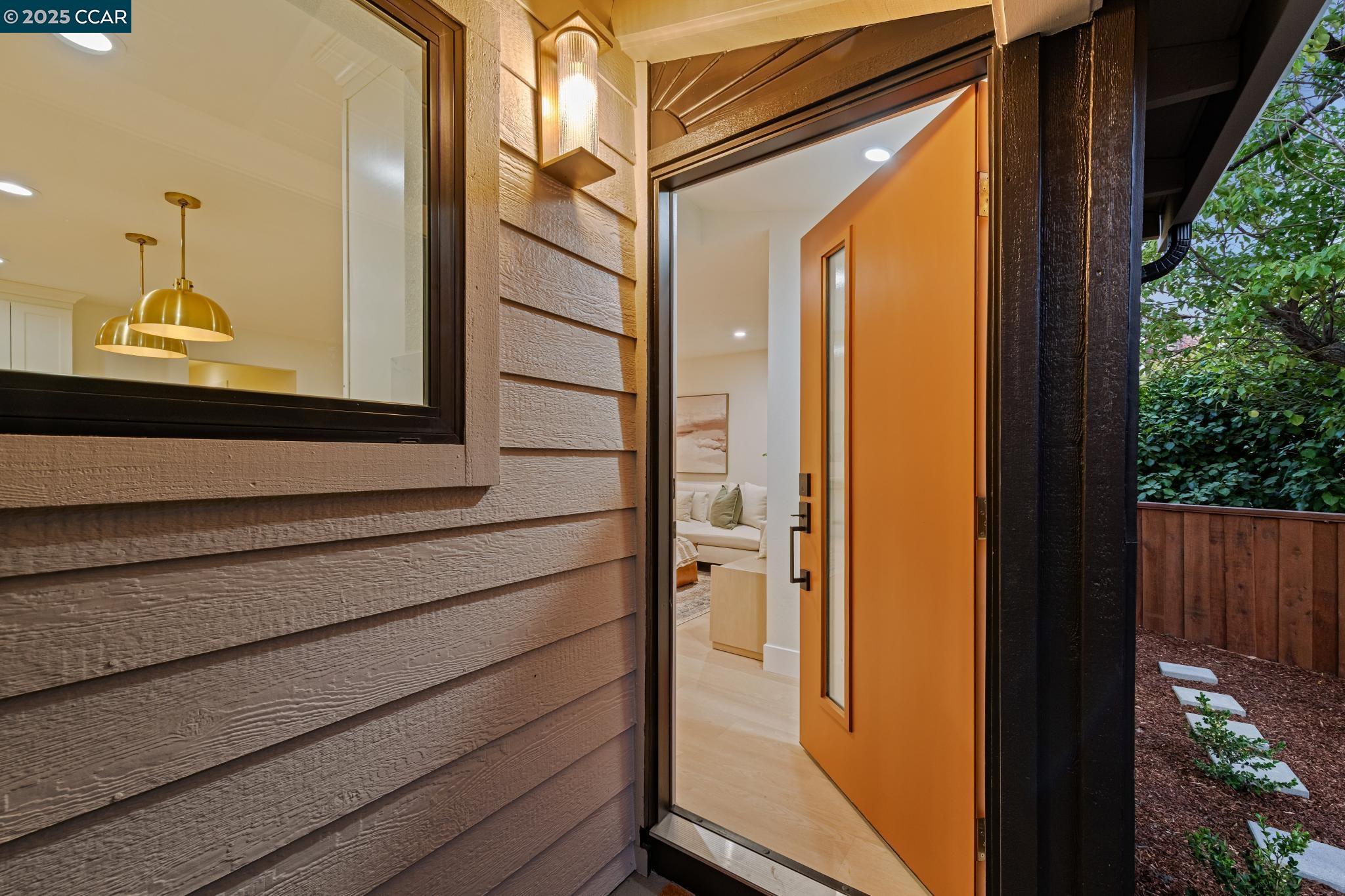 Detail Gallery Image 6 of 58 For 11 Oakvue Court, Pleasant Hill,  CA 94523 - 3 Beds | 3 Baths
