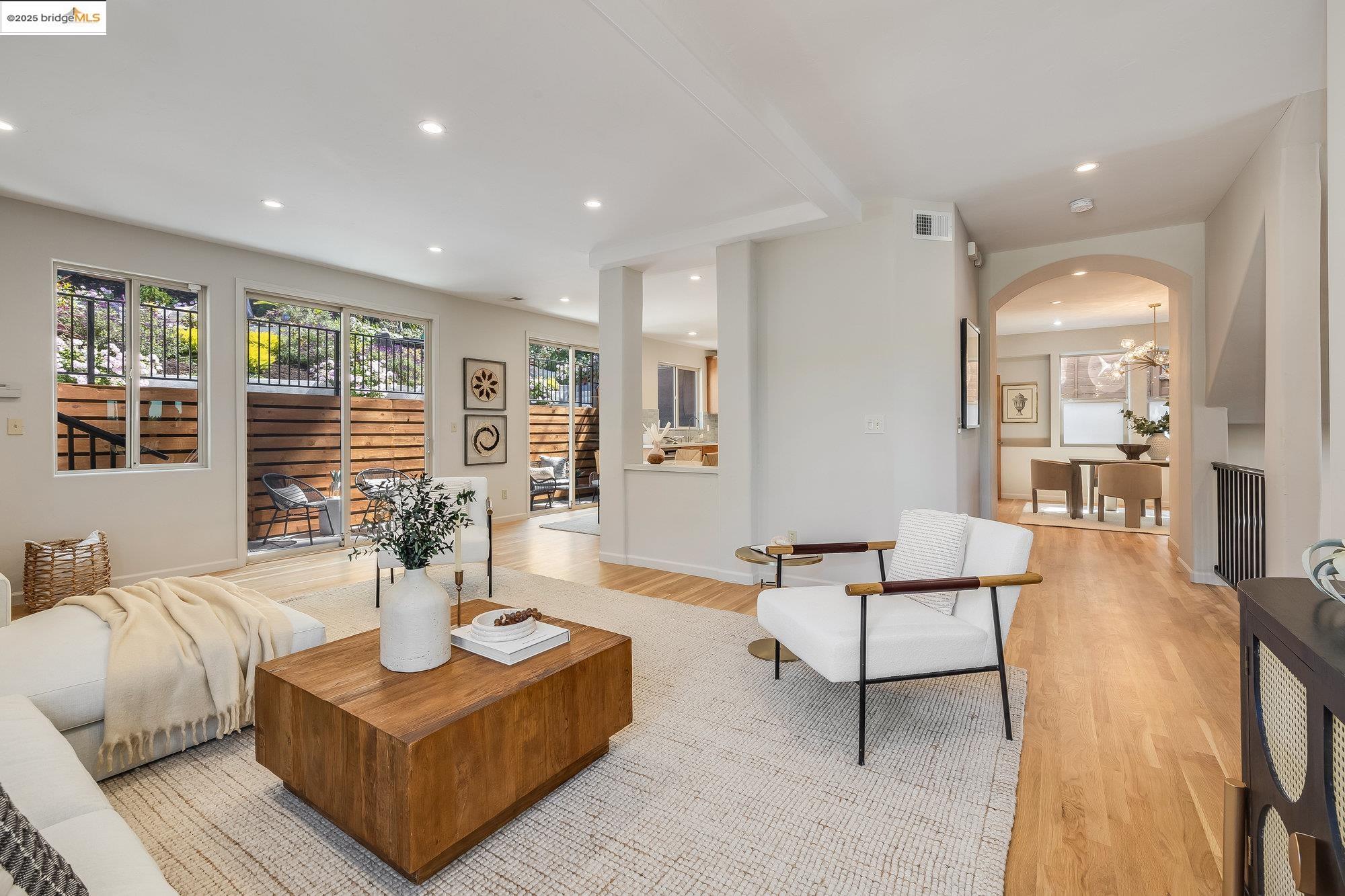 Detail Gallery Image 12 of 57 For 4022 Balfour Ave., Oakland,  CA 94610 - 5 Beds | 3/1 Baths