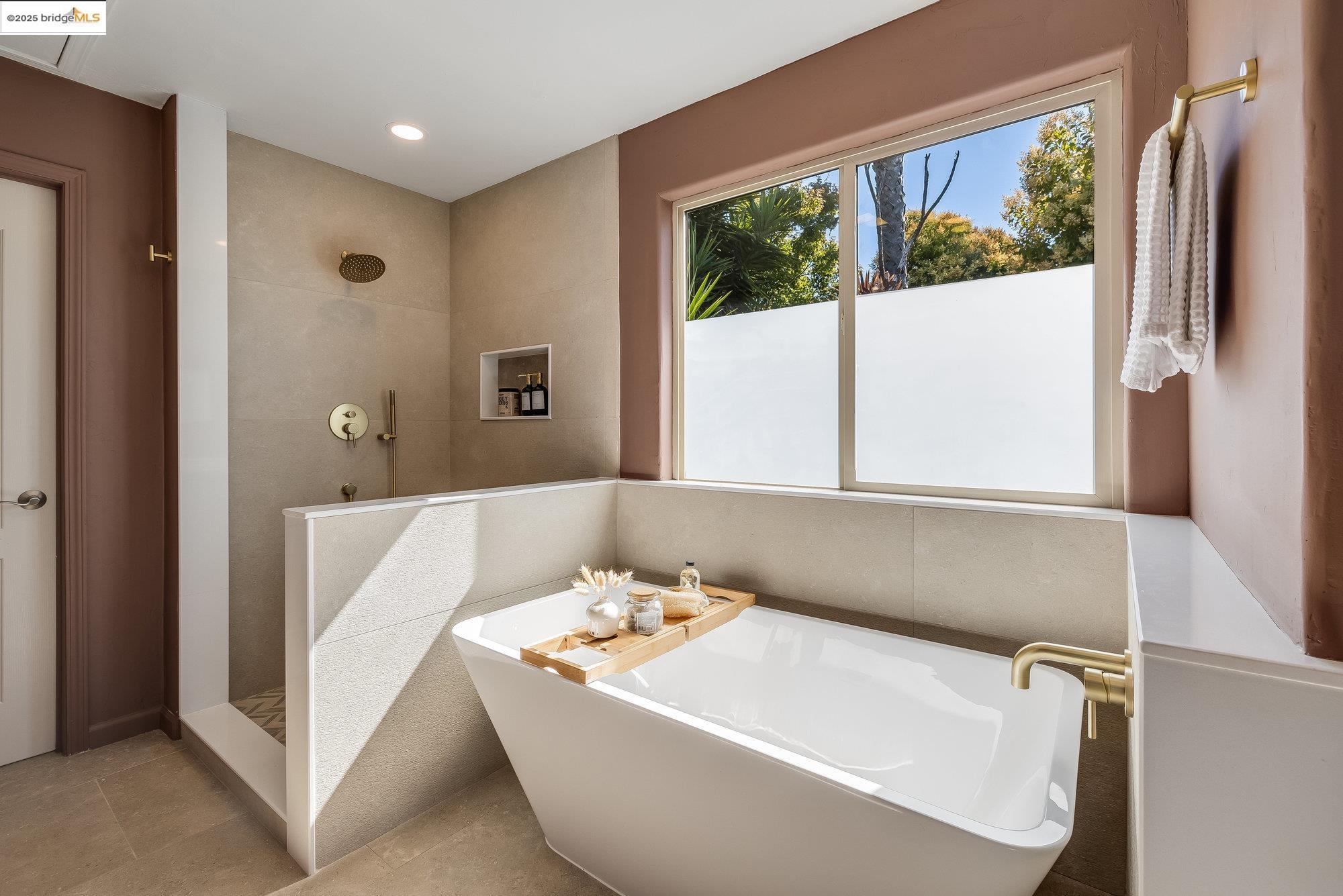 Detail Gallery Image 39 of 57 For 4022 Balfour Ave., Oakland,  CA 94610 - 5 Beds | 3/1 Baths