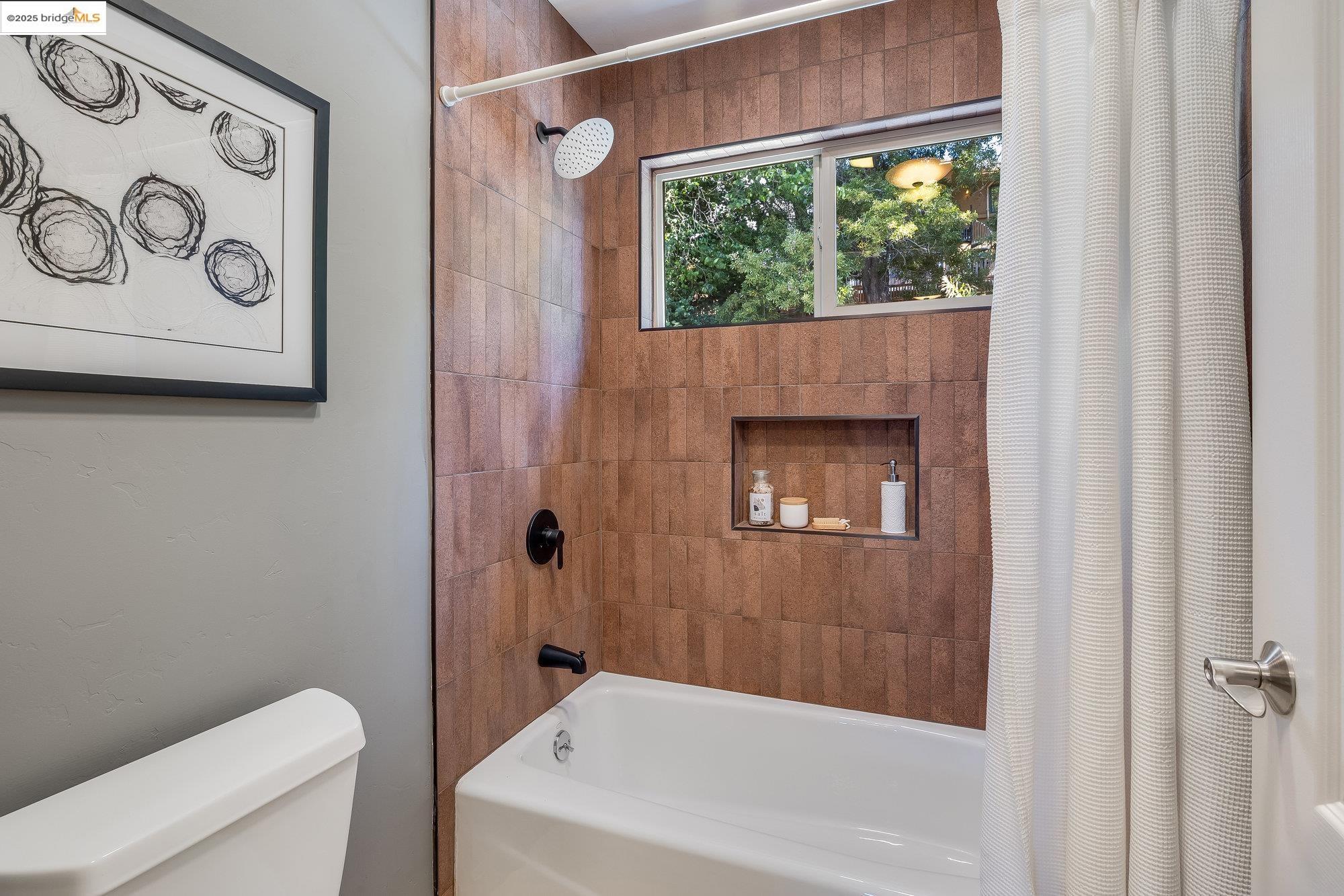 Detail Gallery Image 48 of 57 For 4022 Balfour Ave., Oakland,  CA 94610 - 5 Beds | 3/1 Baths