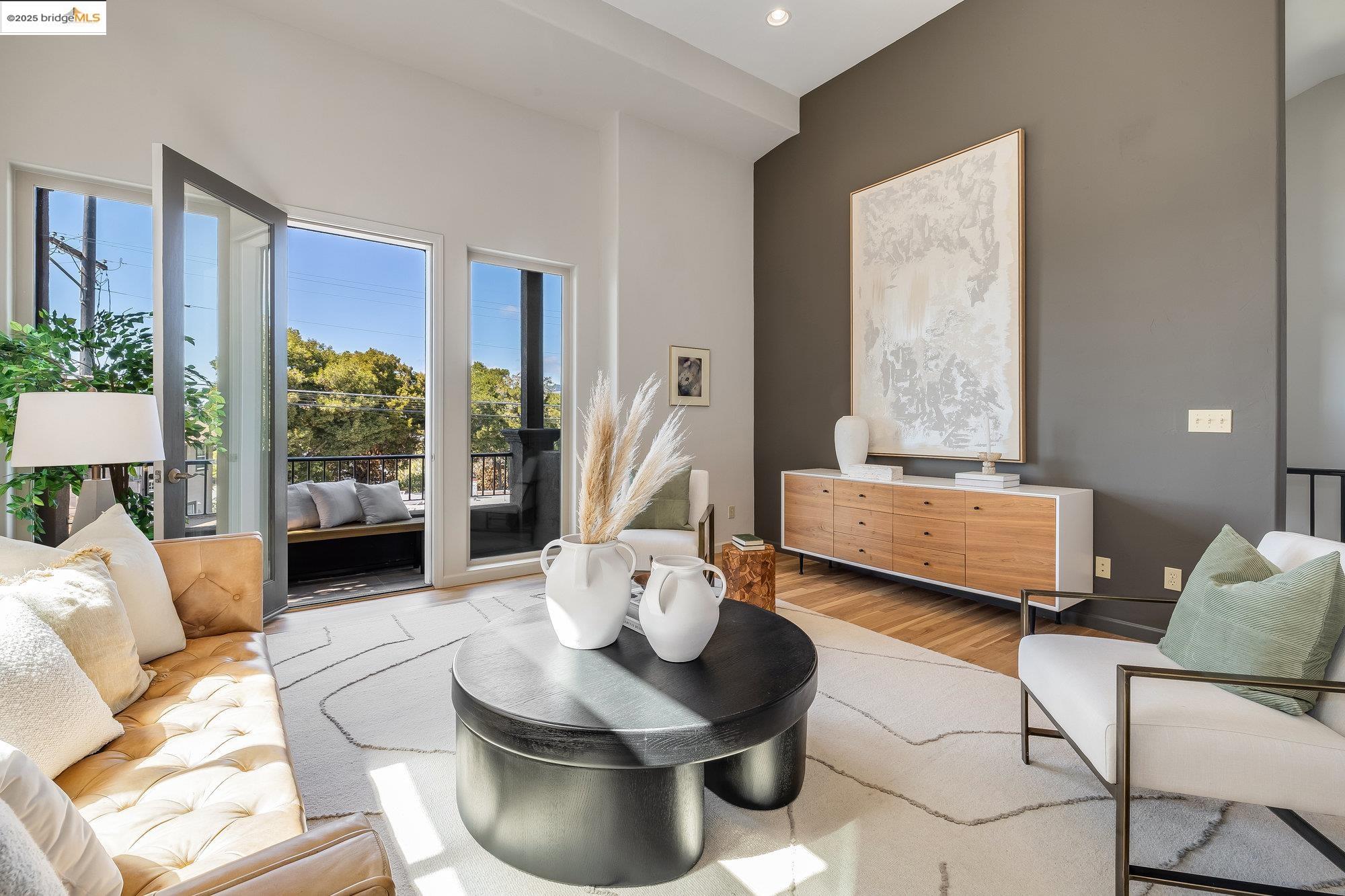 Detail Gallery Image 6 of 57 For 4022 Balfour Ave., Oakland,  CA 94610 - 5 Beds | 3/1 Baths