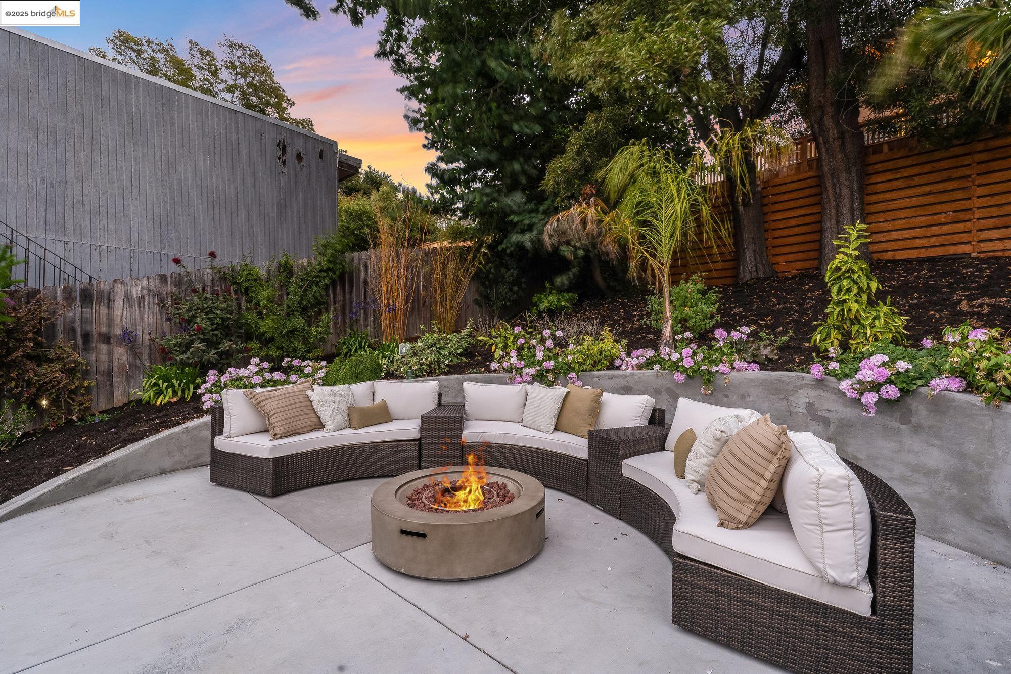 Detail Gallery Image 52 of 57 For 4022 Balfour Ave., Oakland,  CA 94610 - 5 Beds | 3/1 Baths