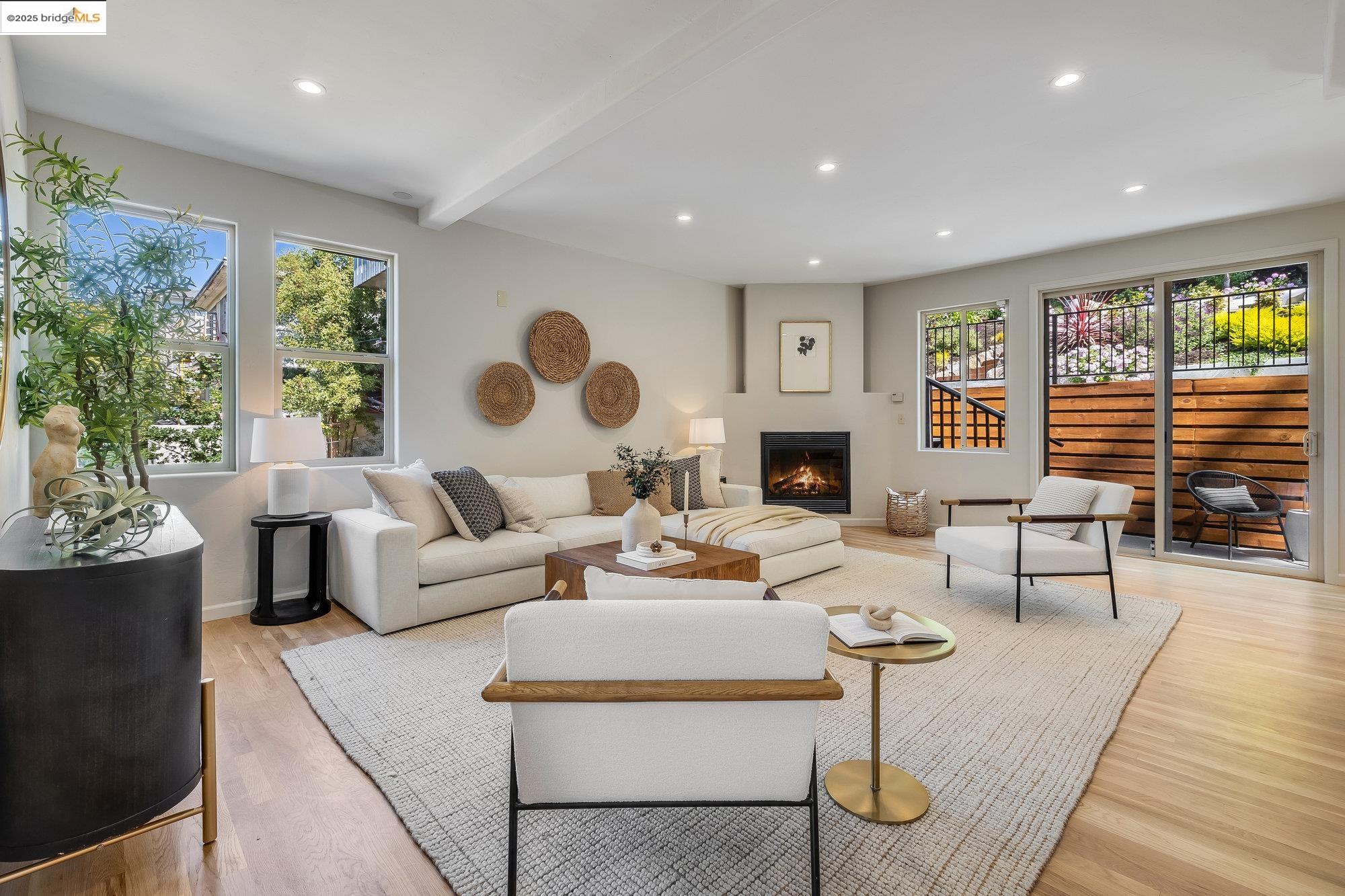 Detail Gallery Image 9 of 57 For 4022 Balfour Ave., Oakland,  CA 94610 - 5 Beds | 3/1 Baths