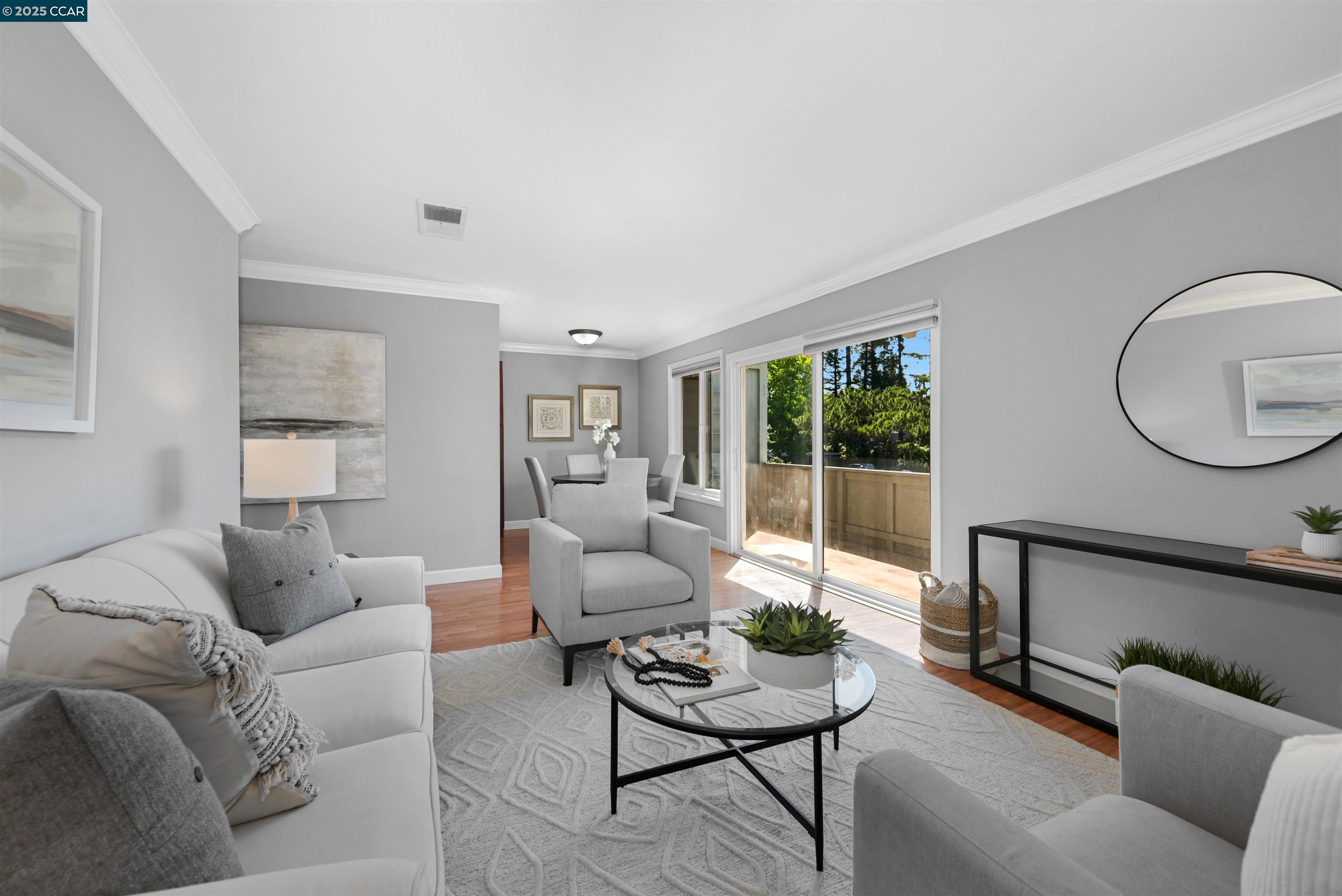 Detail Gallery Image 1 of 32 For 825 Oak Grove Rd #46,  Concord,  CA 94518 - 2 Beds | 1 Baths