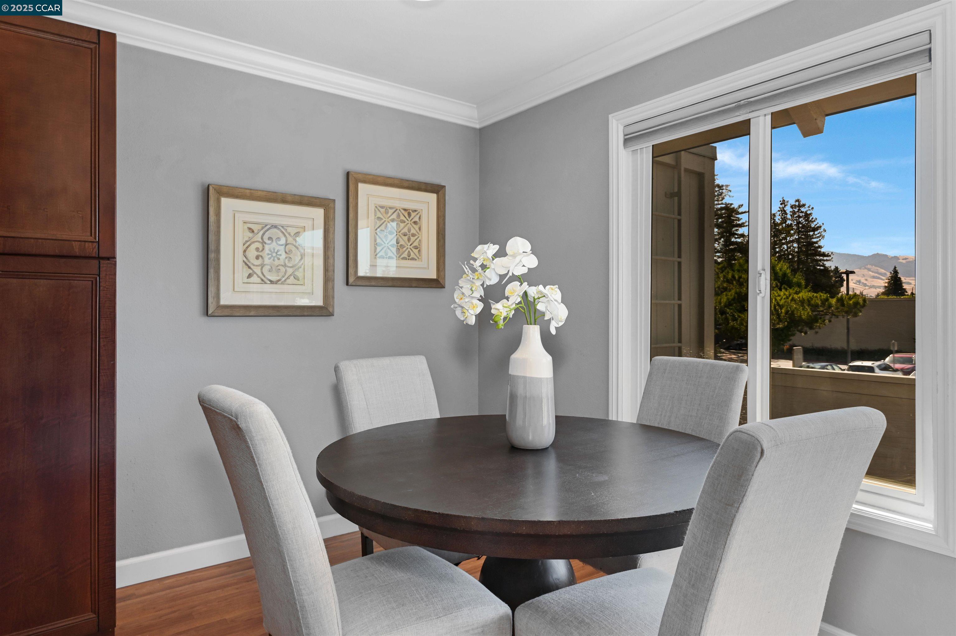 Detail Gallery Image 2 of 32 For 825 Oak Grove Rd #46,  Concord,  CA 94518 - 2 Beds | 1 Baths
