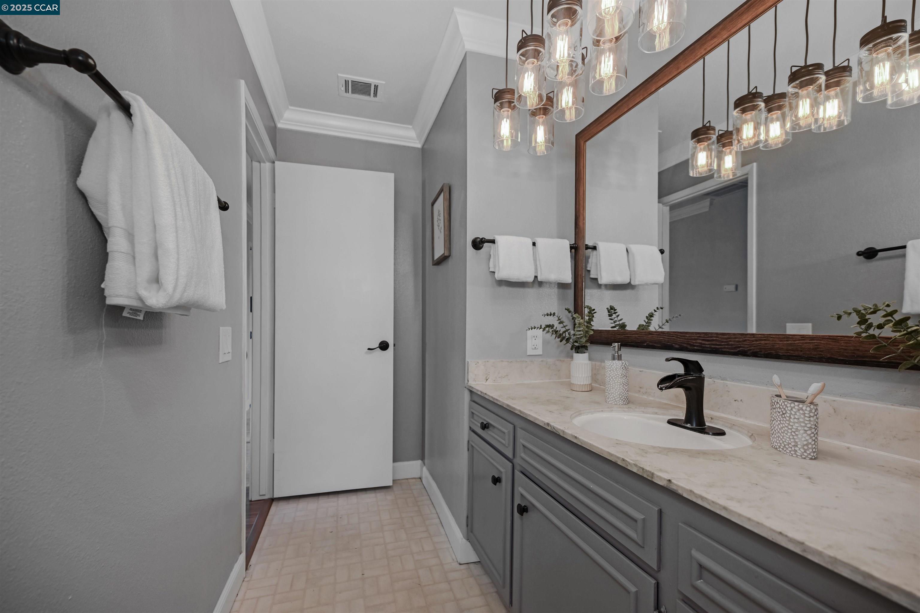 Detail Gallery Image 14 of 32 For 825 Oak Grove Rd #46,  Concord,  CA 94518 - 2 Beds | 1 Baths
