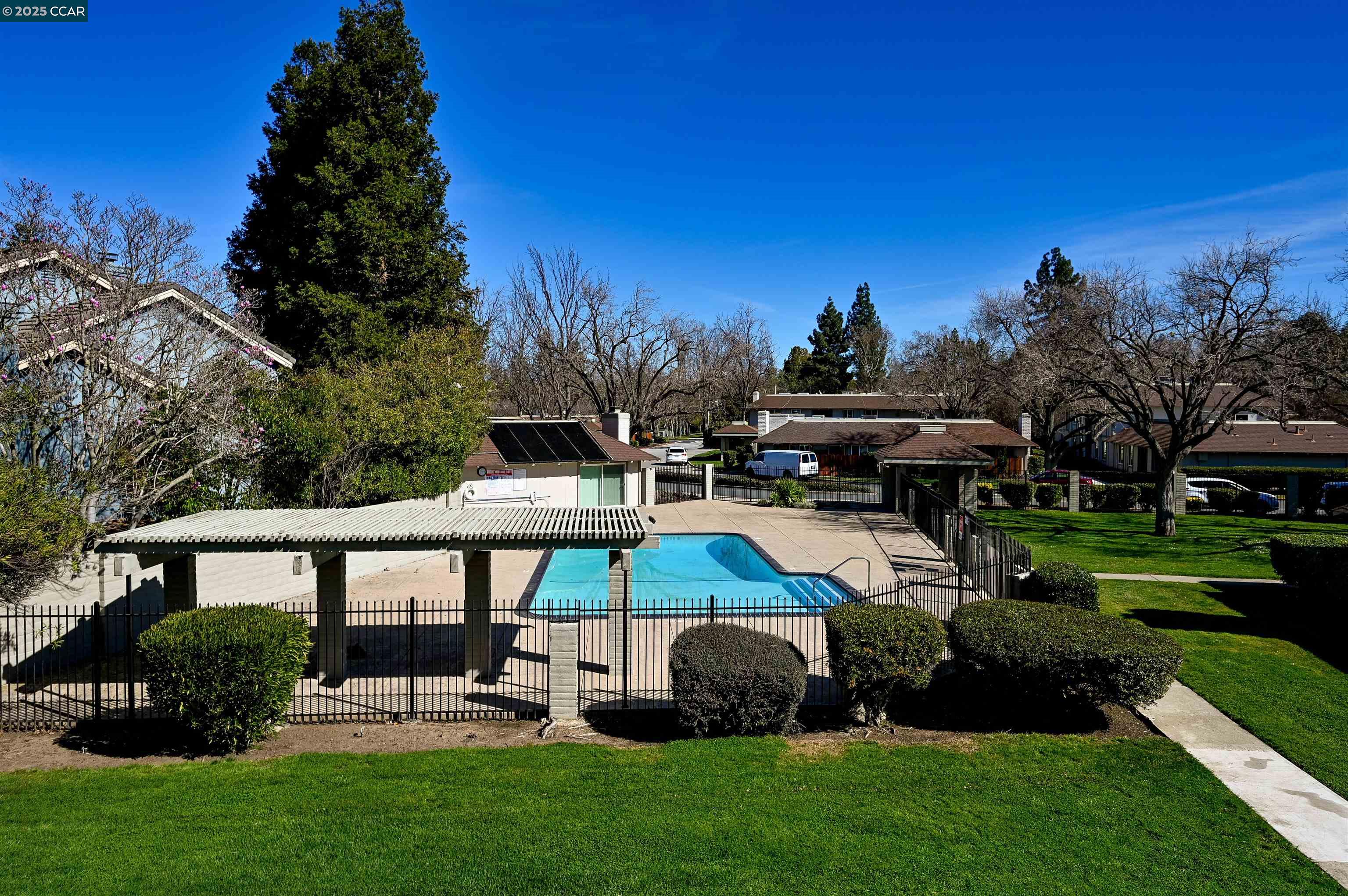 Detail Gallery Image 18 of 32 For 825 Oak Grove Rd #46,  Concord,  CA 94518 - 2 Beds | 1 Baths