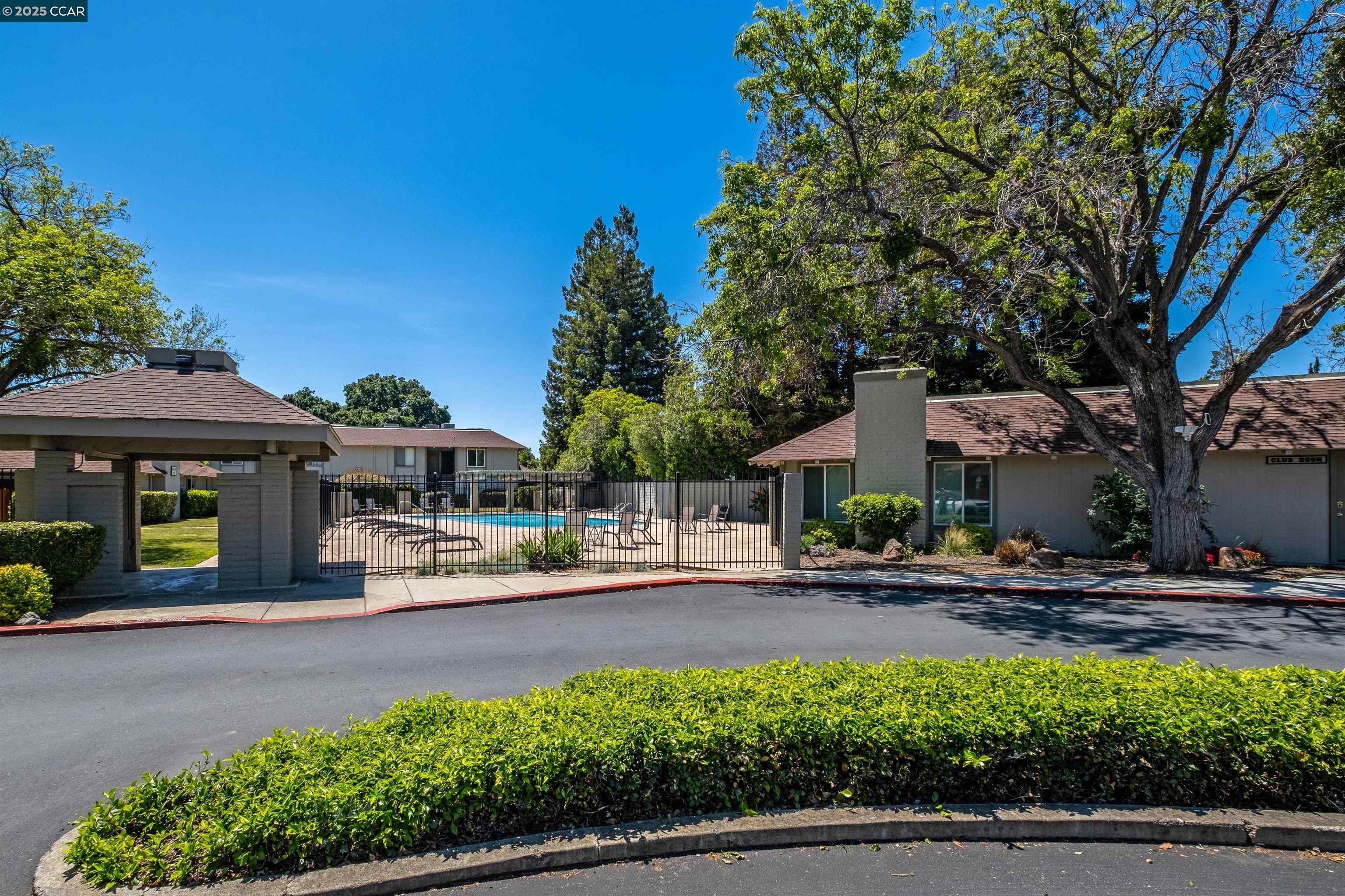 Detail Gallery Image 19 of 32 For 825 Oak Grove Rd #46,  Concord,  CA 94518 - 2 Beds | 1 Baths