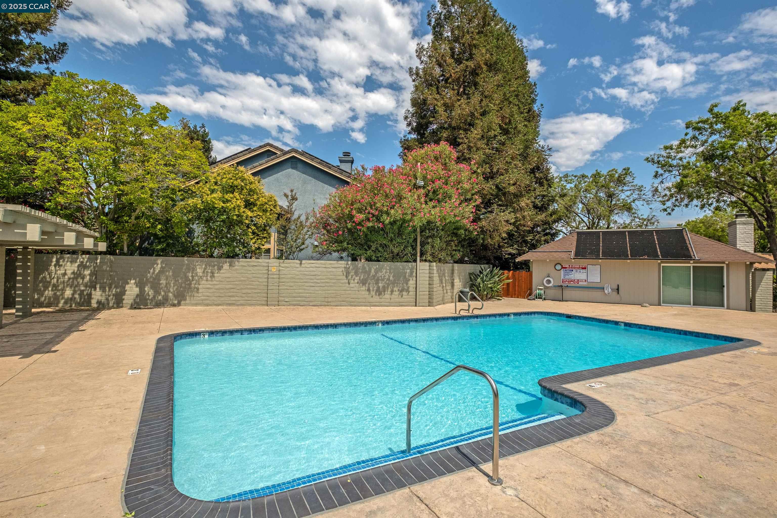 Detail Gallery Image 20 of 32 For 825 Oak Grove Rd #46,  Concord,  CA 94518 - 2 Beds | 1 Baths