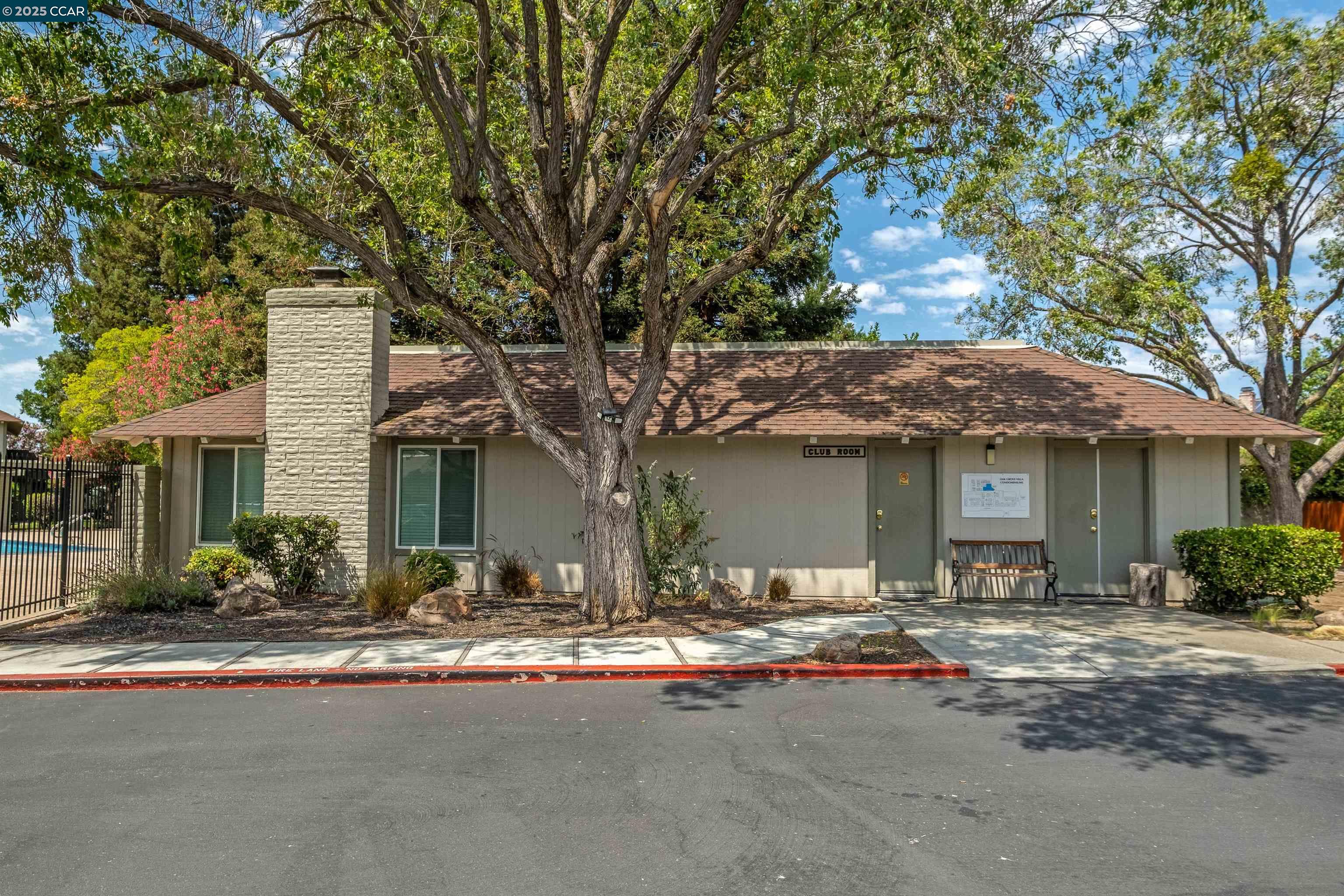 Detail Gallery Image 22 of 32 For 825 Oak Grove Rd #46,  Concord,  CA 94518 - 2 Beds | 1 Baths