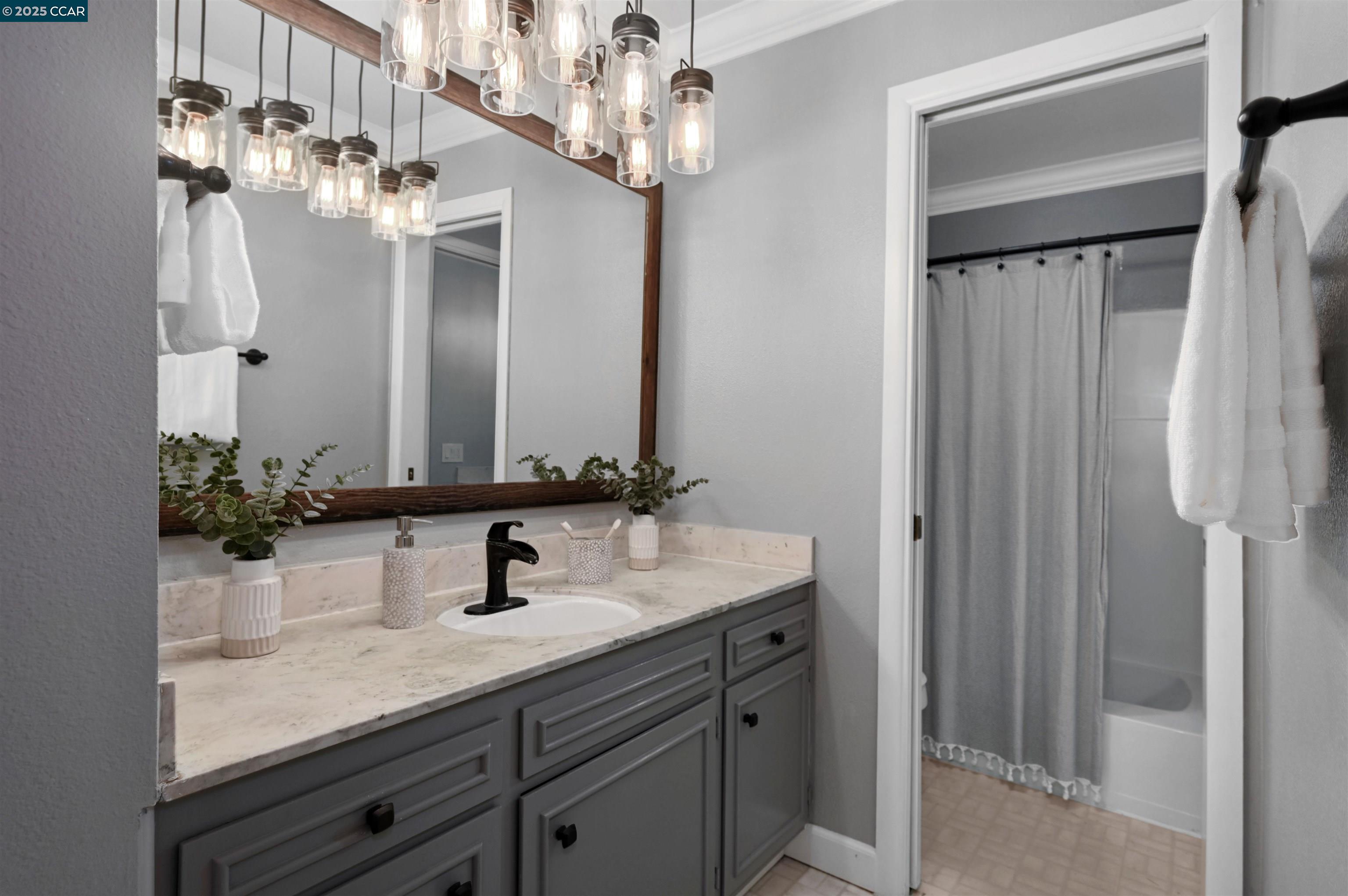 Detail Gallery Image 8 of 32 For 825 Oak Grove Rd #46,  Concord,  CA 94518 - 2 Beds | 1 Baths