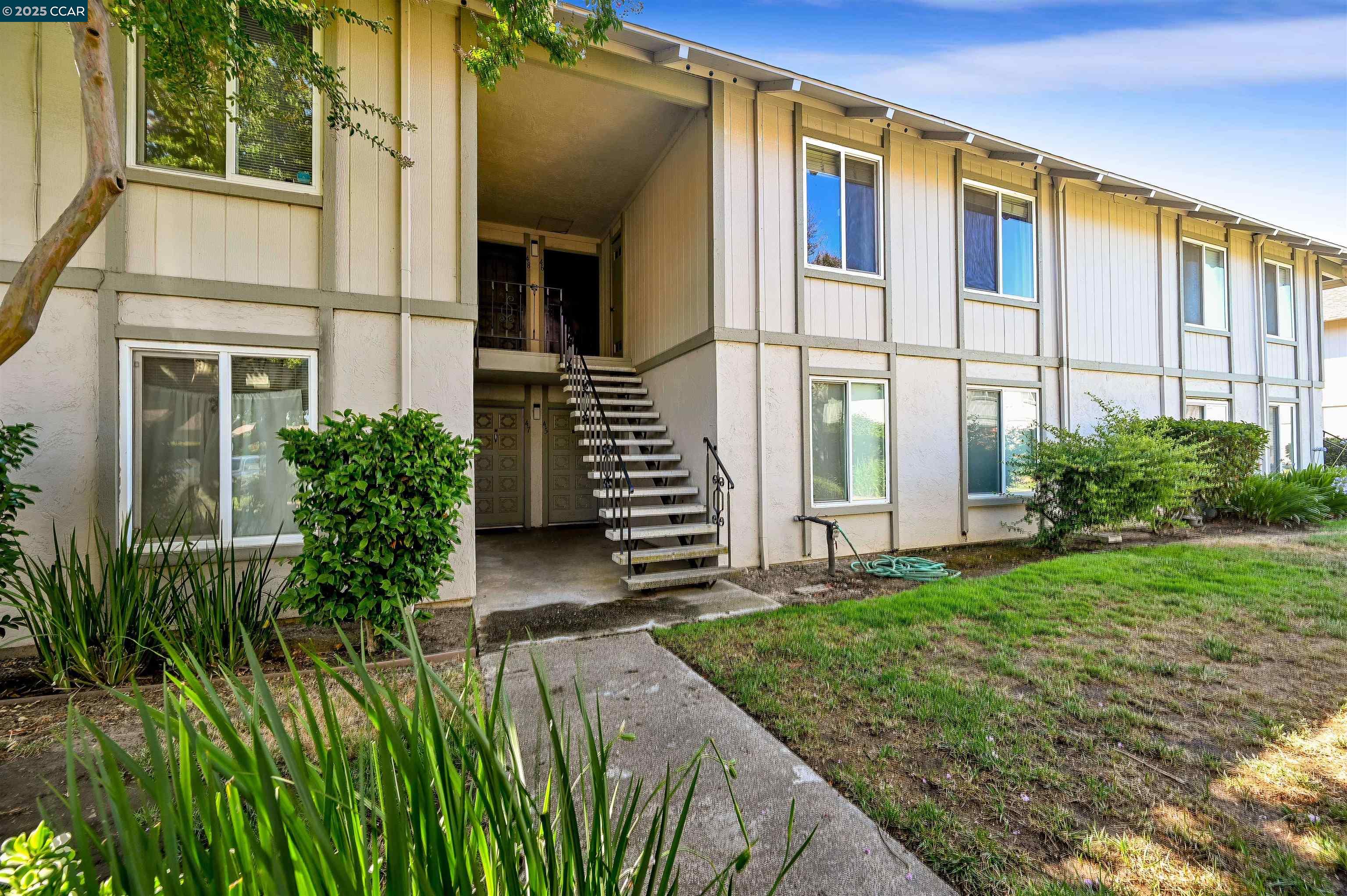 Detail Gallery Image 9 of 32 For 825 Oak Grove Rd #46,  Concord,  CA 94518 - 2 Beds | 1 Baths