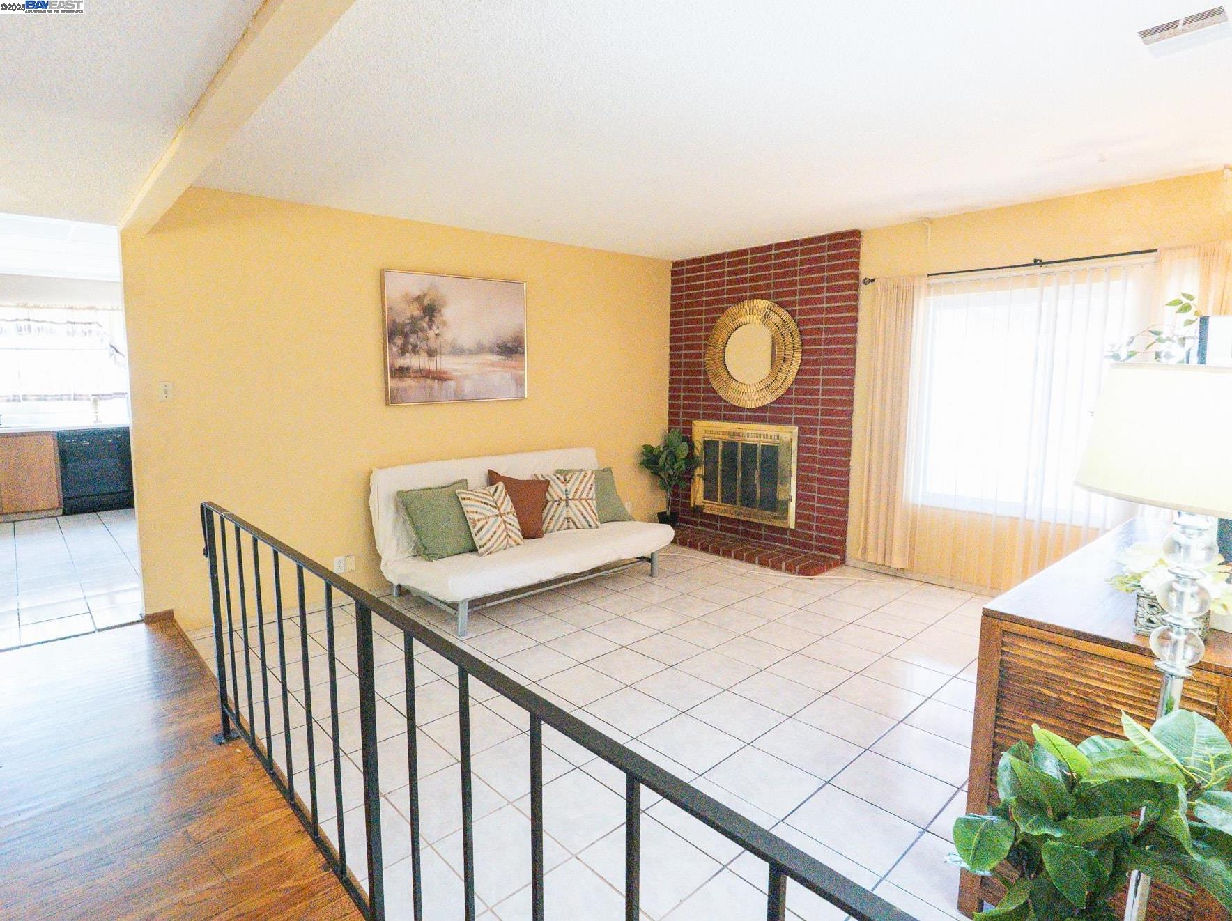 Detail Gallery Image 4 of 19 For 39850 Sundale Drive, Fremont,  CA 94538 - 3 Beds | 2 Baths