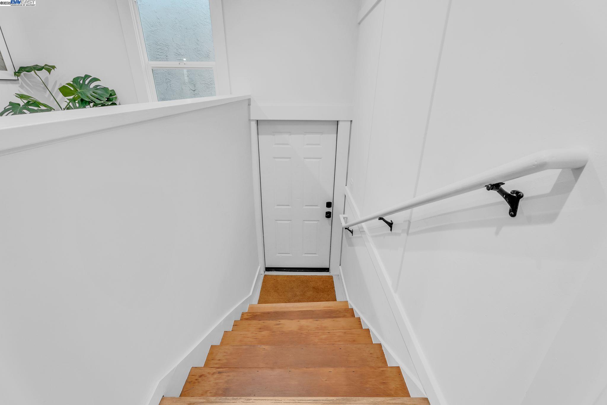 Detail Gallery Image 12 of 36 For 5914 Martin Luther King Jr Way, Oakland,  CA 94609 - 4 Beds | 3 Baths