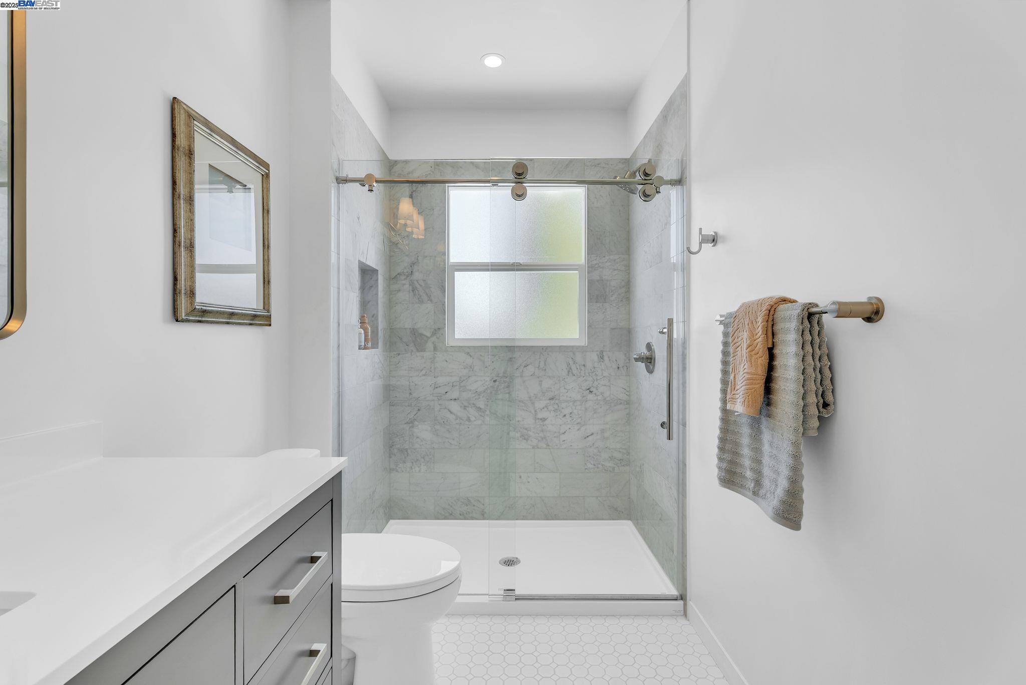 Detail Gallery Image 32 of 36 For 5914 Martin Luther King Jr Way, Oakland,  CA 94609 - 4 Beds | 3 Baths