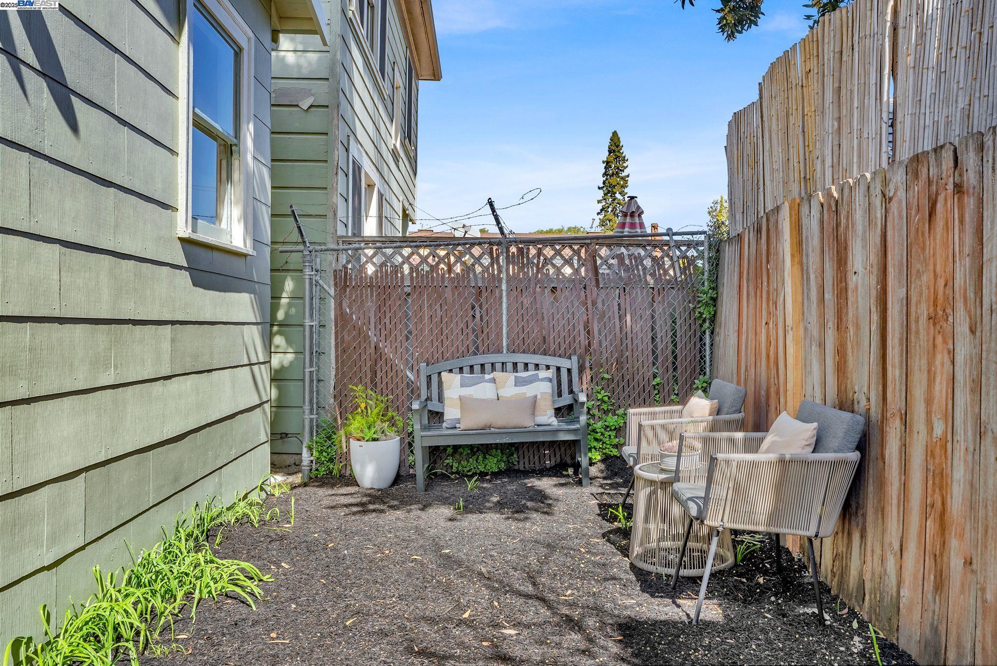 Detail Gallery Image 35 of 36 For 5914 Martin Luther King Jr Way, Oakland,  CA 94609 - 4 Beds | 3 Baths
