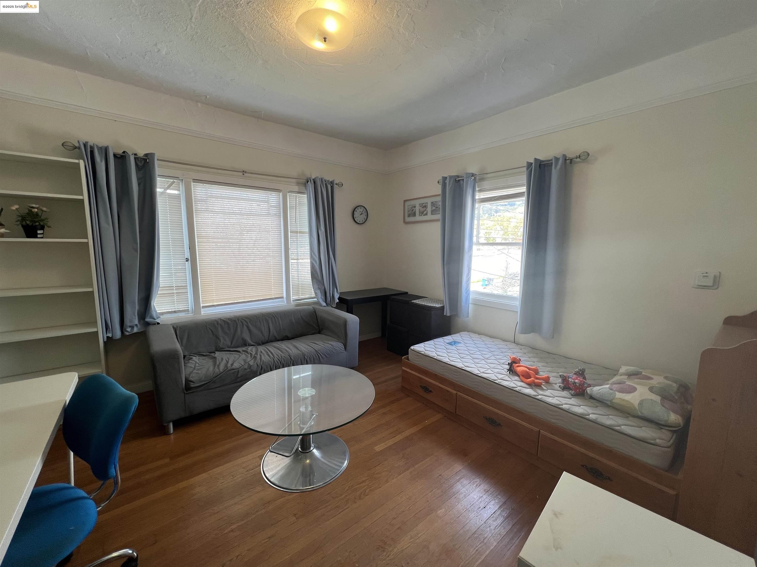 Detail Gallery Image 2 of 2 For 1914 Channing Way #5,  Berkeley,  CA 94704 - 0 Beds | 1 Baths
