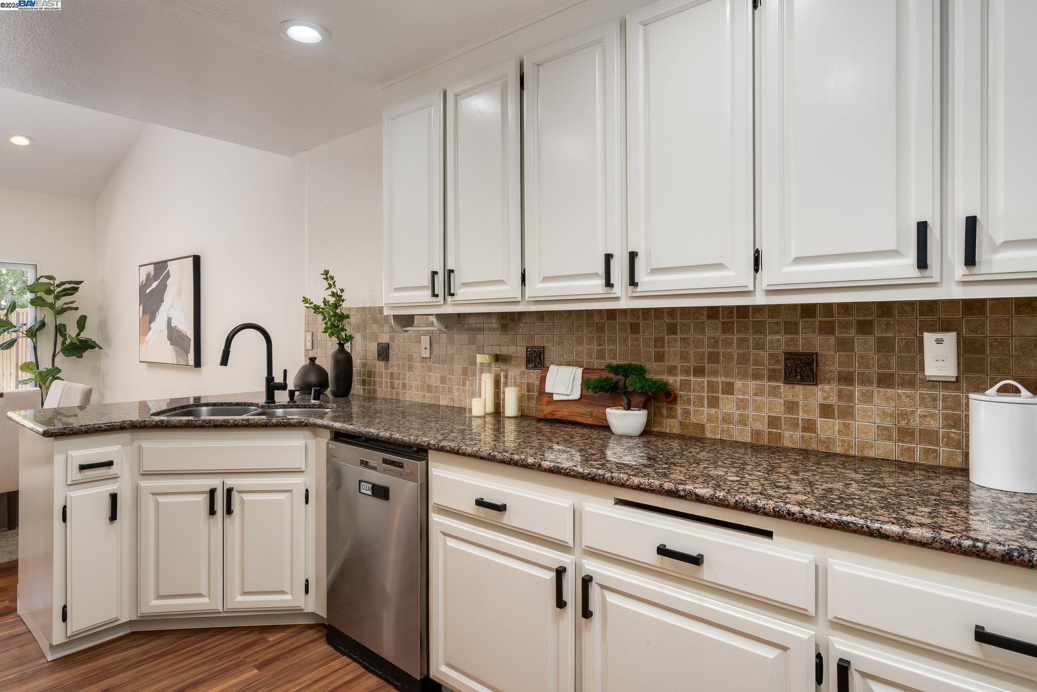 Detail Gallery Image 16 of 60 For 44930 Lynx Dr, Fremont,  CA 94539 - 3 Beds | 2/1 Baths