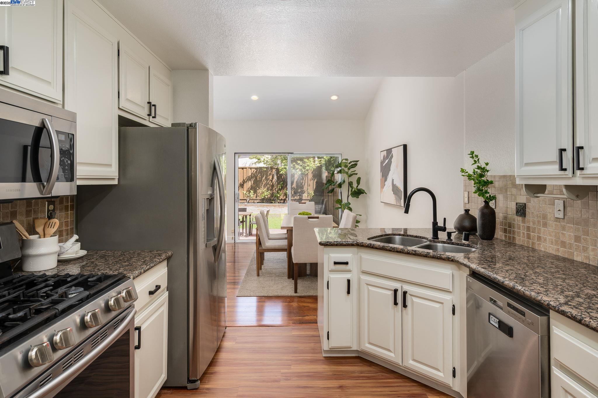 Detail Gallery Image 17 of 60 For 44930 Lynx Dr, Fremont,  CA 94539 - 3 Beds | 2/1 Baths