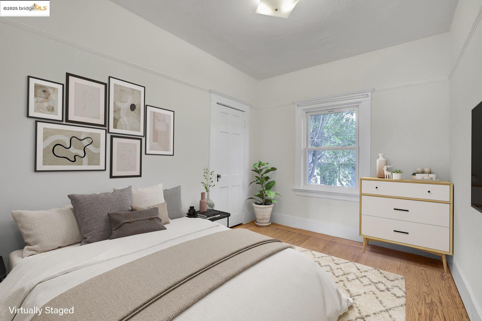 Detail Gallery Image 15 of 46 For 2406 10th, Berkeley,  CA 94710 - 3 Beds | 2 Baths