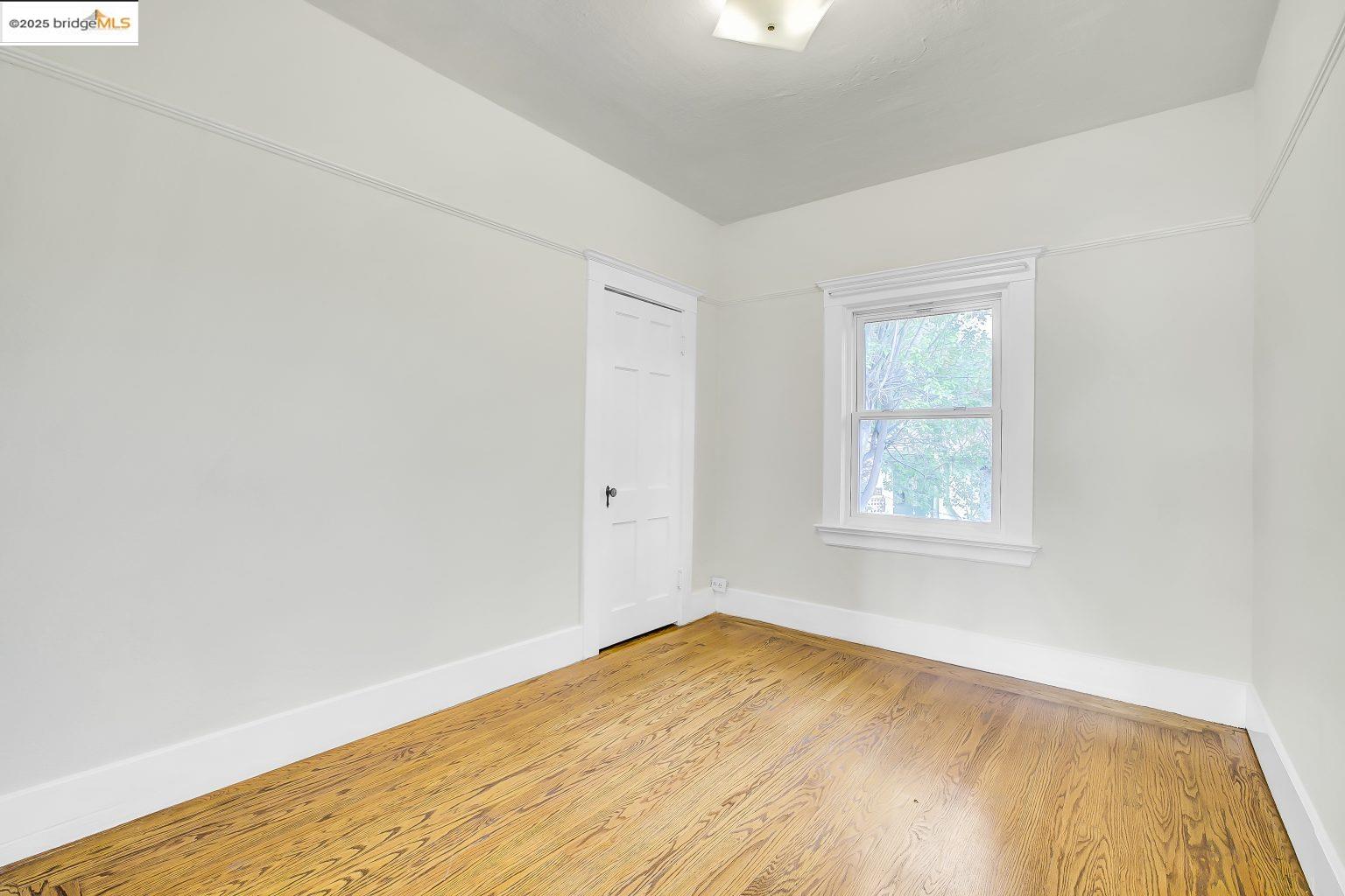 Detail Gallery Image 19 of 46 For 2406 10th, Berkeley,  CA 94710 - 3 Beds | 2 Baths