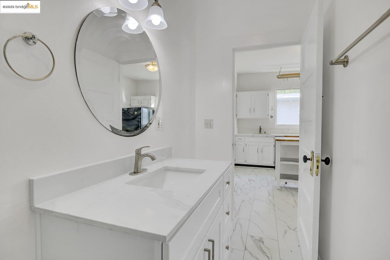 Detail Gallery Image 23 of 46 For 2406 10th, Berkeley,  CA 94710 - 3 Beds | 2 Baths