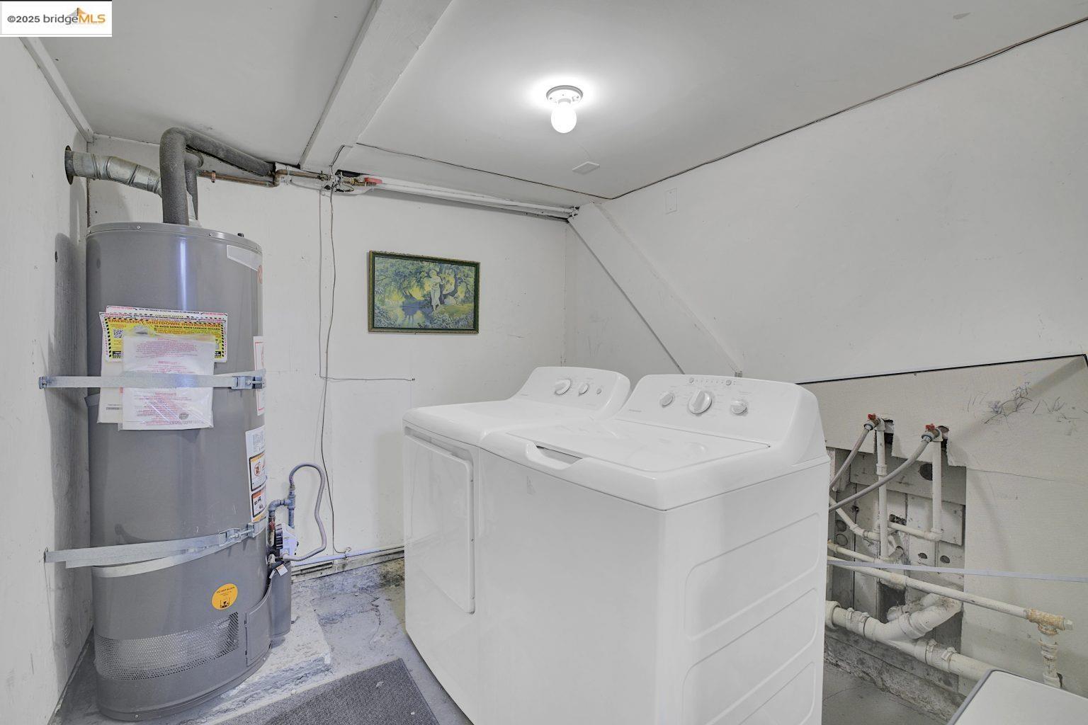 Detail Gallery Image 26 of 46 For 2406 10th, Berkeley,  CA 94710 - 3 Beds | 2 Baths