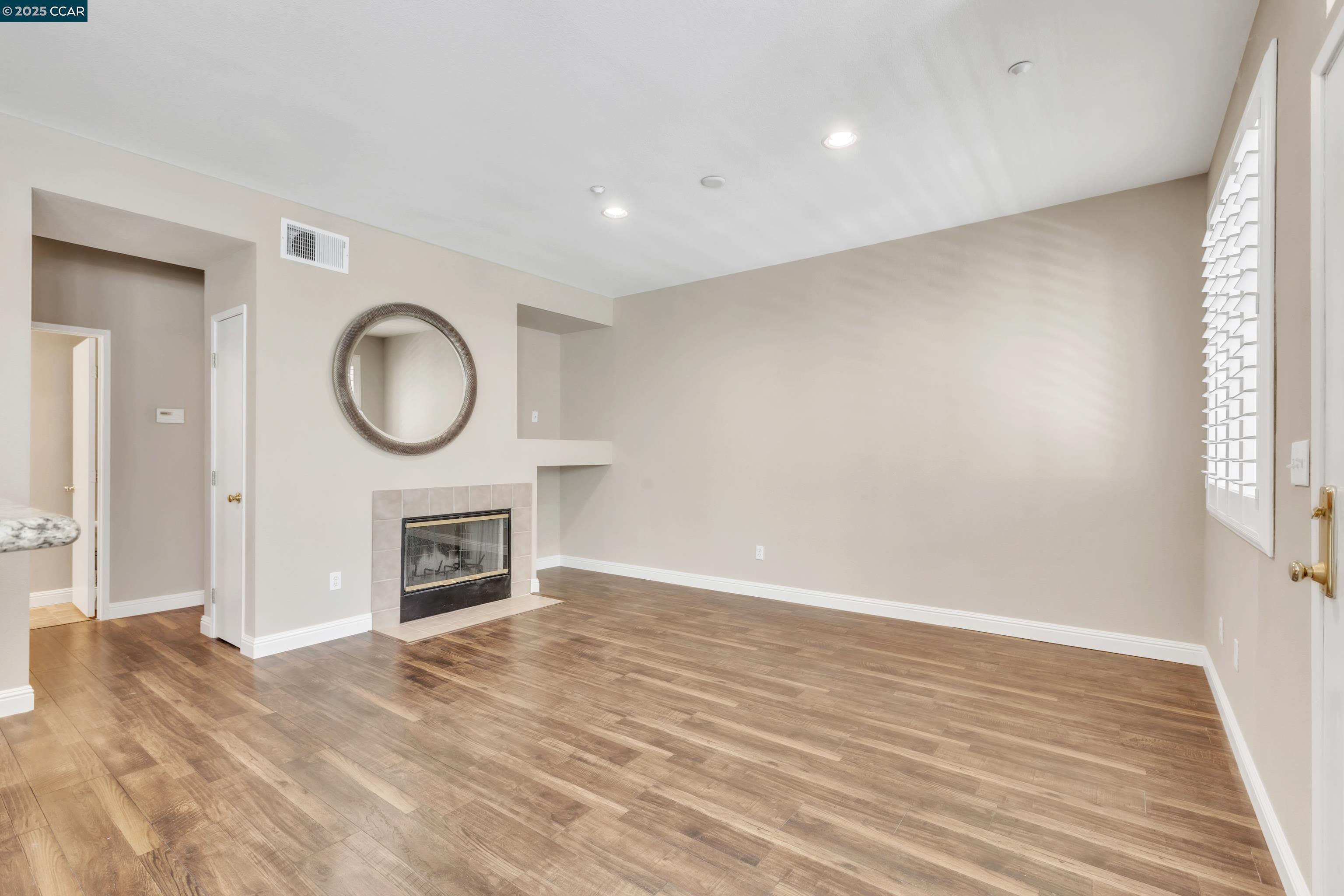 Photo #6: 41105236 Listing 
