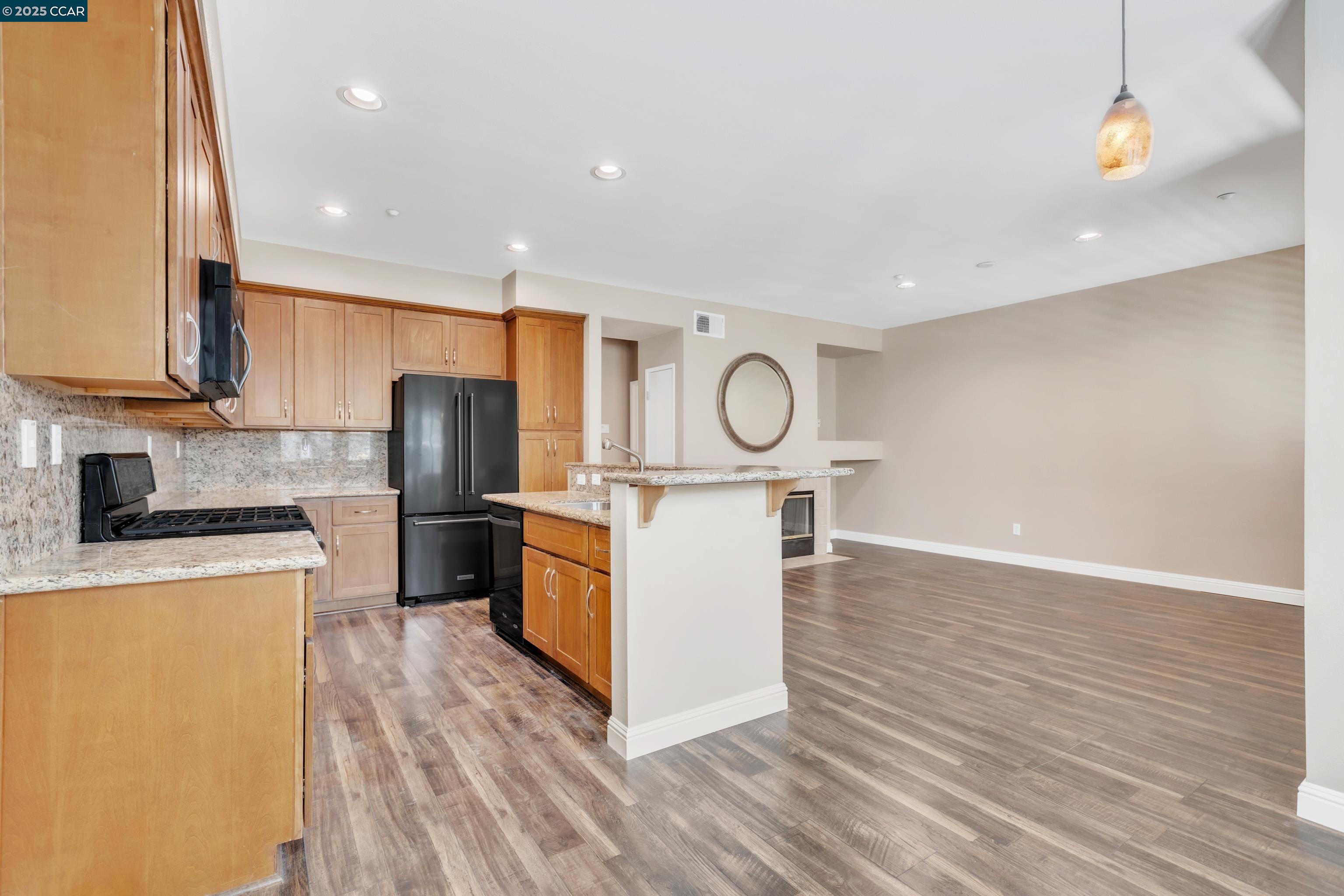 Detail Gallery Image 7 of 34 For 161 Bellington Cmn #3,  Livermore,  CA 94551 - 2 Beds | 2/1 Baths