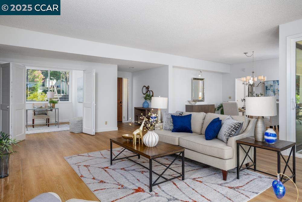 Photo #4: 41105237 Listing 